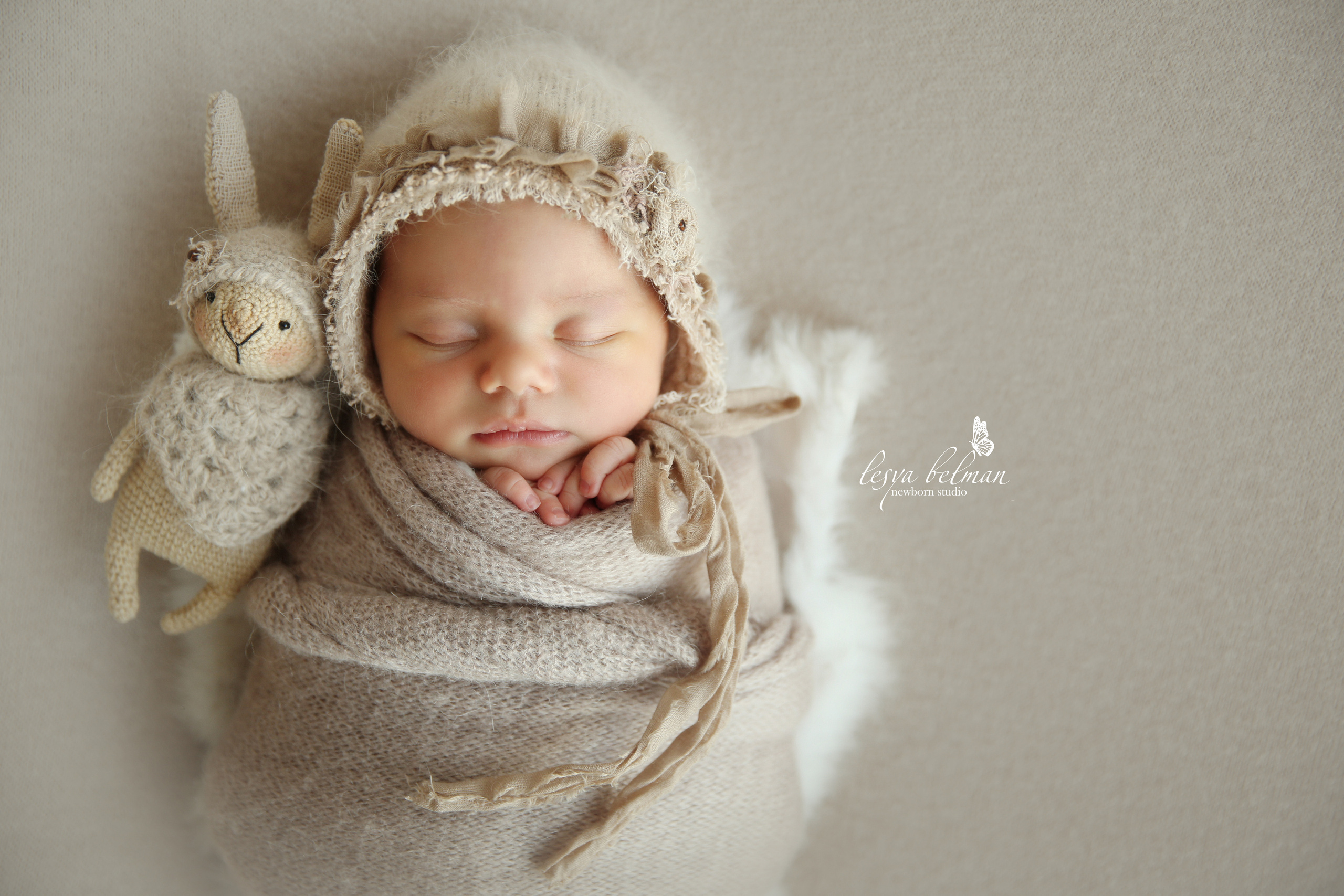 Newborm начало. Фотограф новорожденных. Семейный и детский фотограф в городе Сургуте