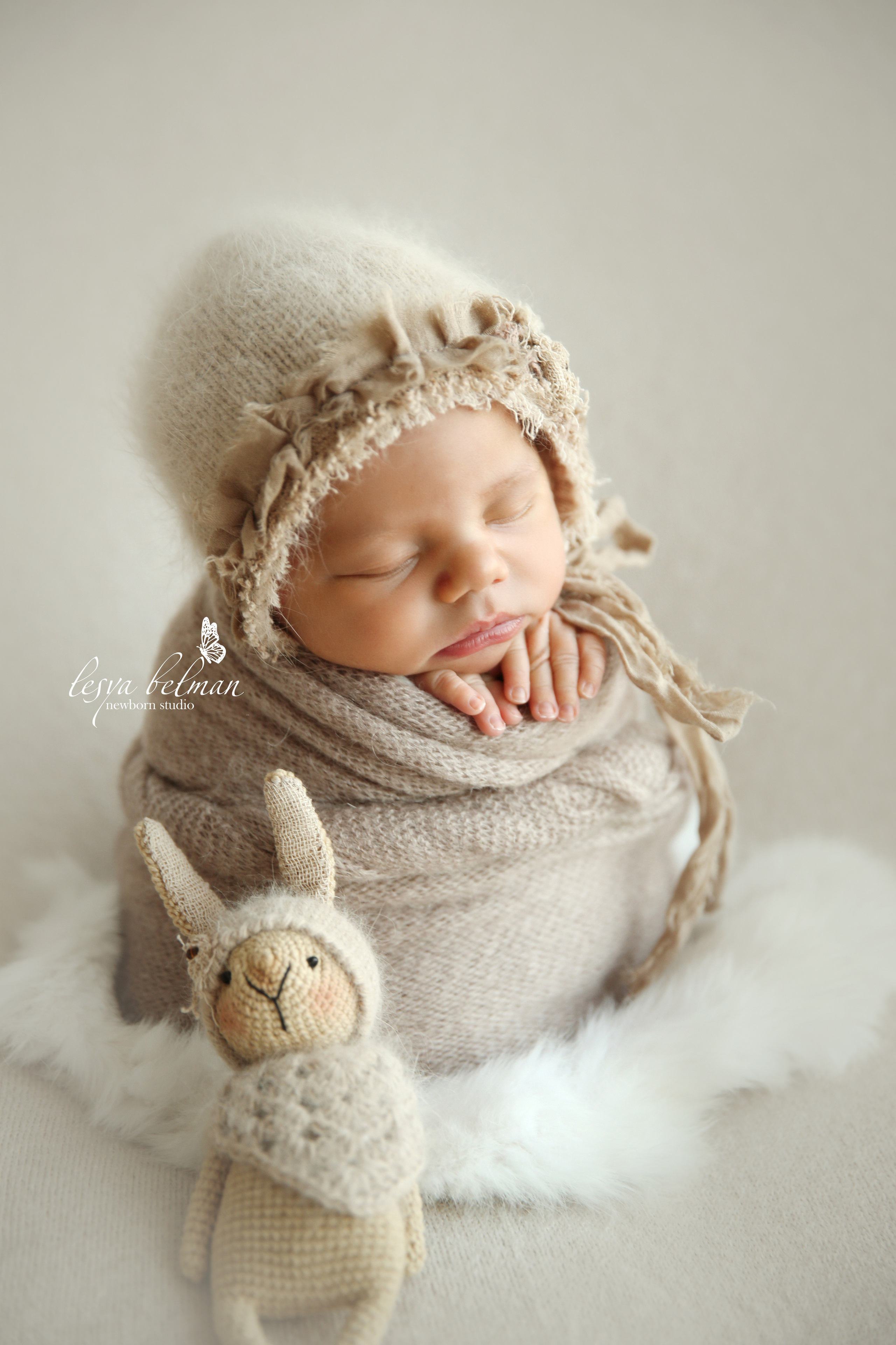 Newborm начало. Фотограф новорожденных. Семейный и детский фотограф в городе Сургуте