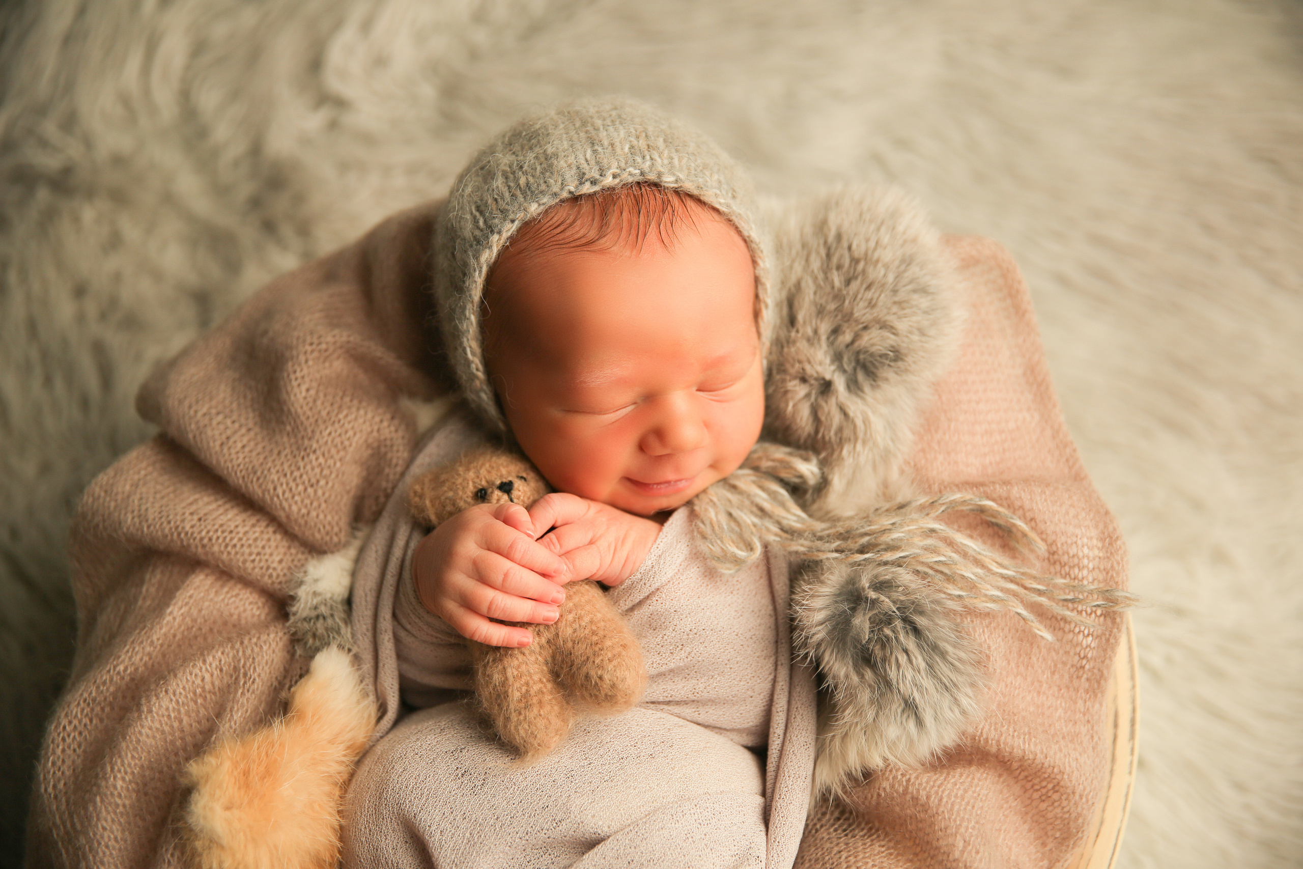 Newborm начало. Фотограф новорожденных. Семейный и детский фотограф в городе Сургуте