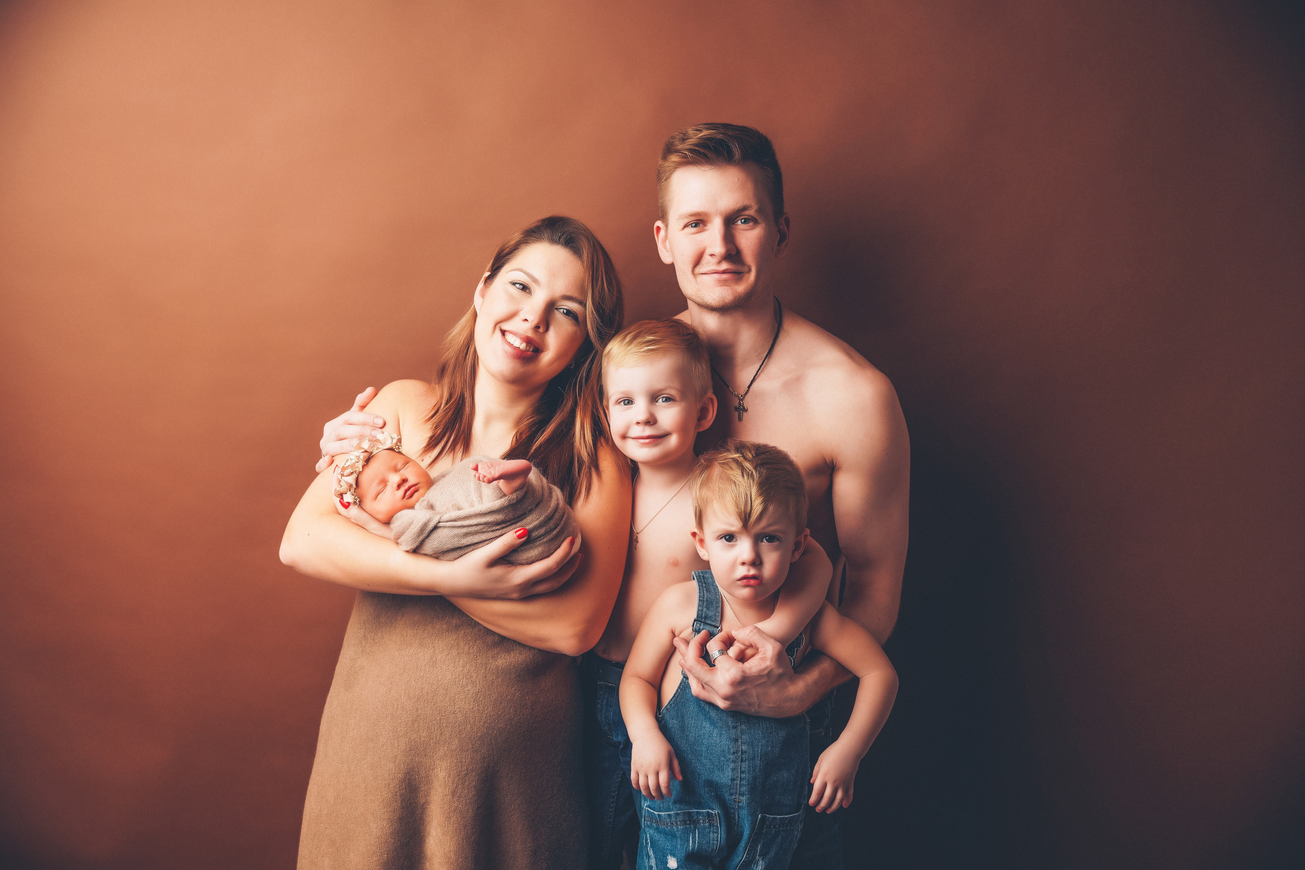 Newborn с 2015. Фотограф новорожденных. Семейный и детский фотограф в городе Сургуте