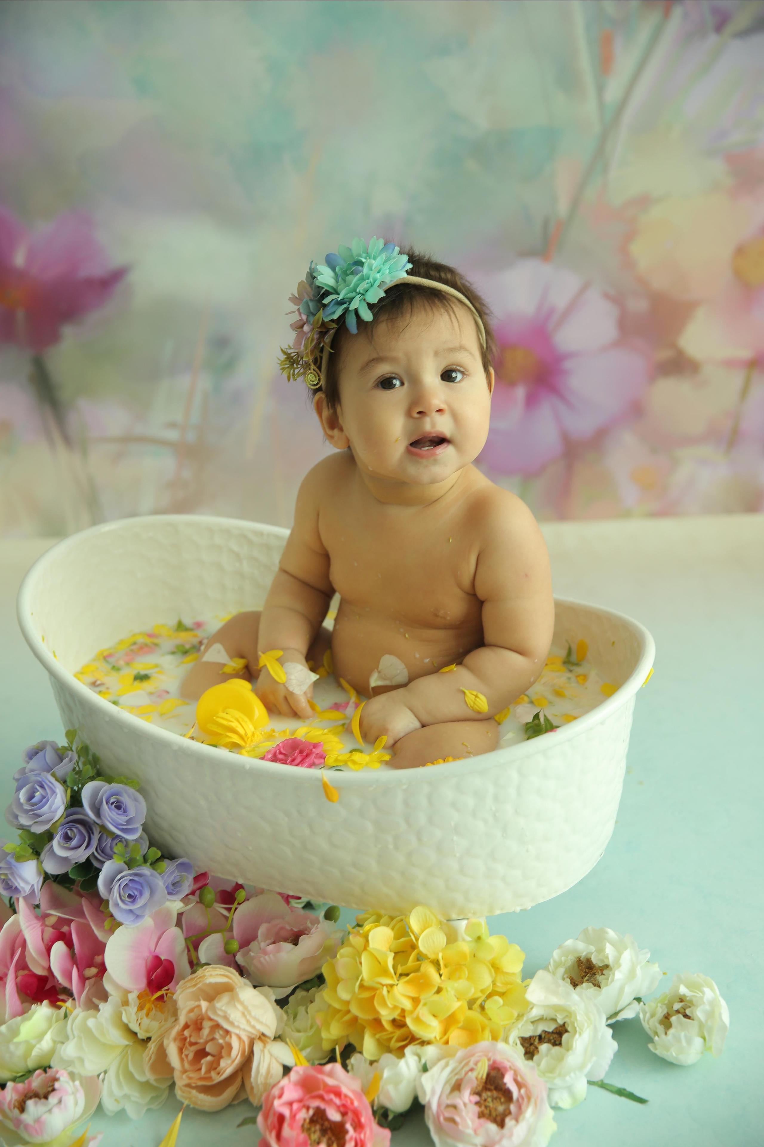 Ванночка девочки. Фотограф новорожденных. Семейный и детский фотограф в городе Сургуте