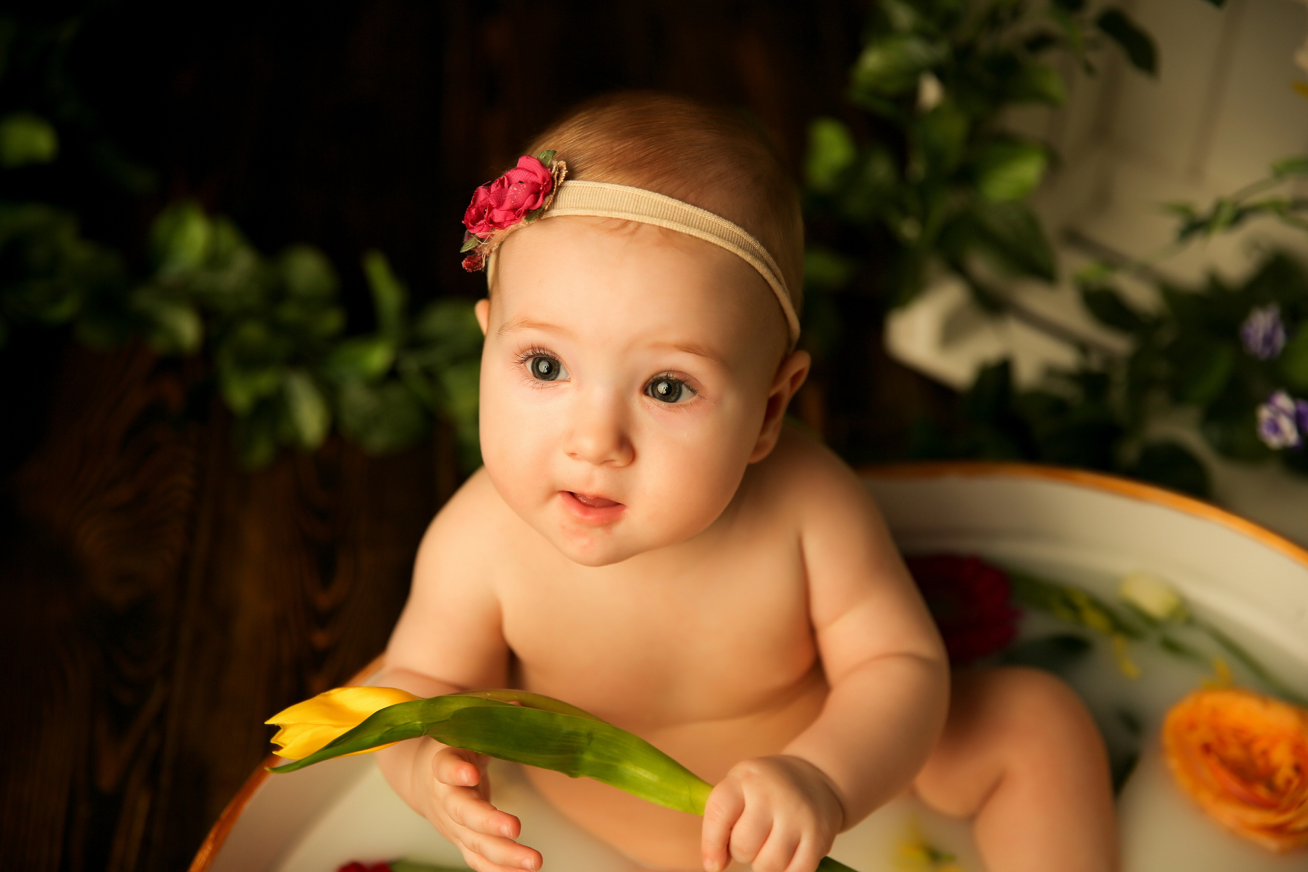 Ванночка девочки. Фотограф новорожденных. Семейный и детский фотограф в городе Сургуте