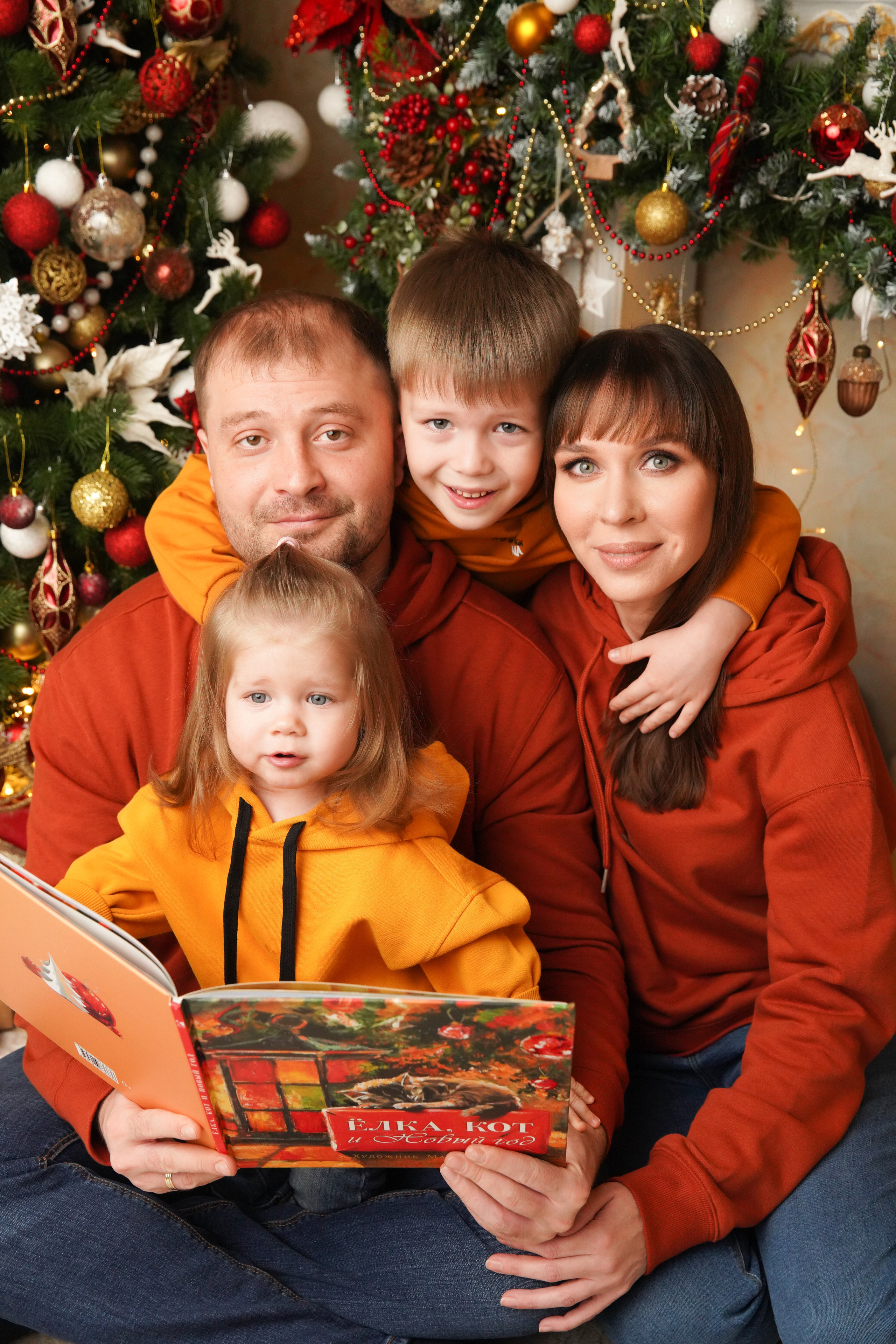 Новогодняя фотосессия. Фотограф новорожденных. Семейный и детский фотограф в городе Сургуте