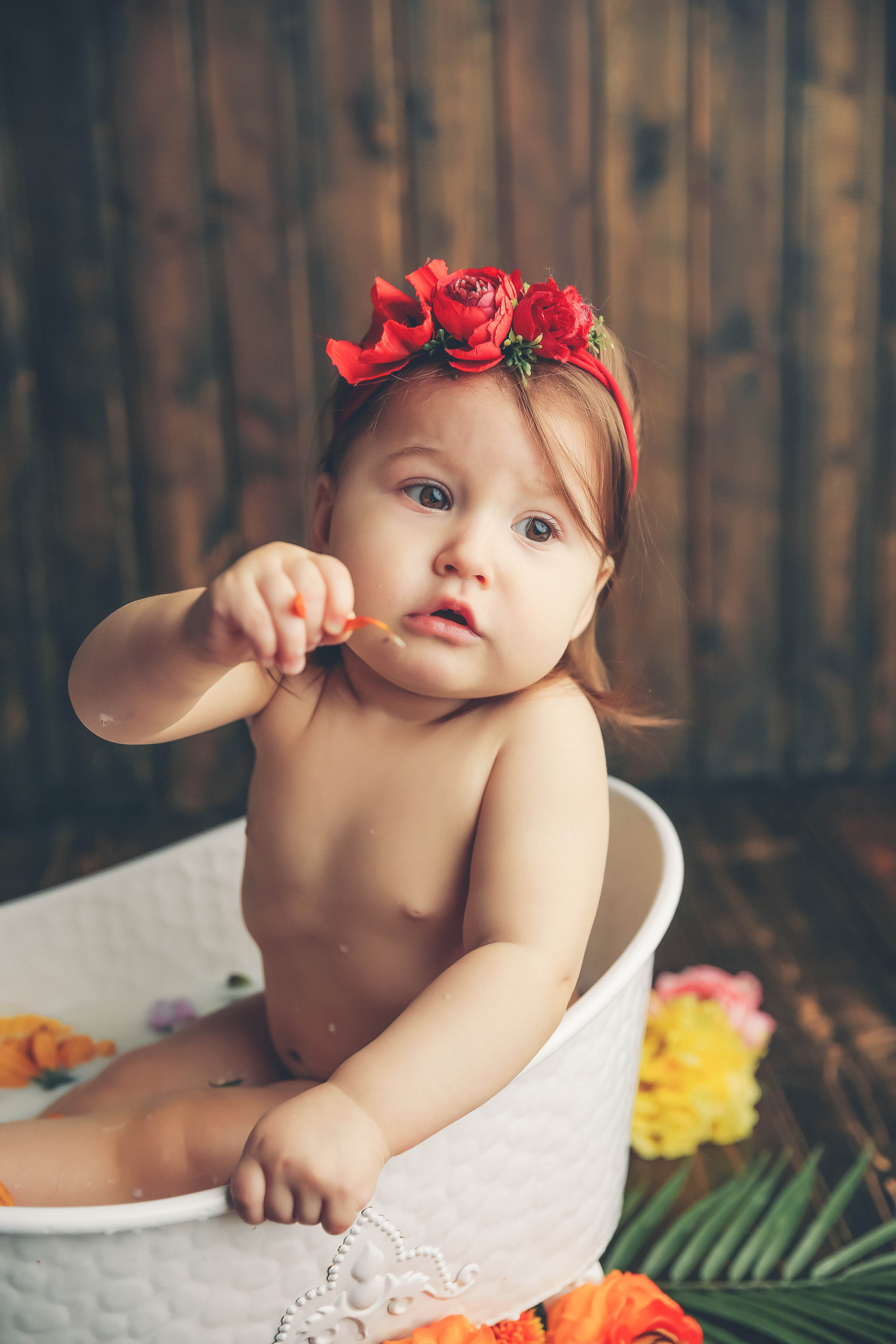 Ванночка девочки. Фотограф новорожденных. Семейный и детский фотограф в городе Сургуте