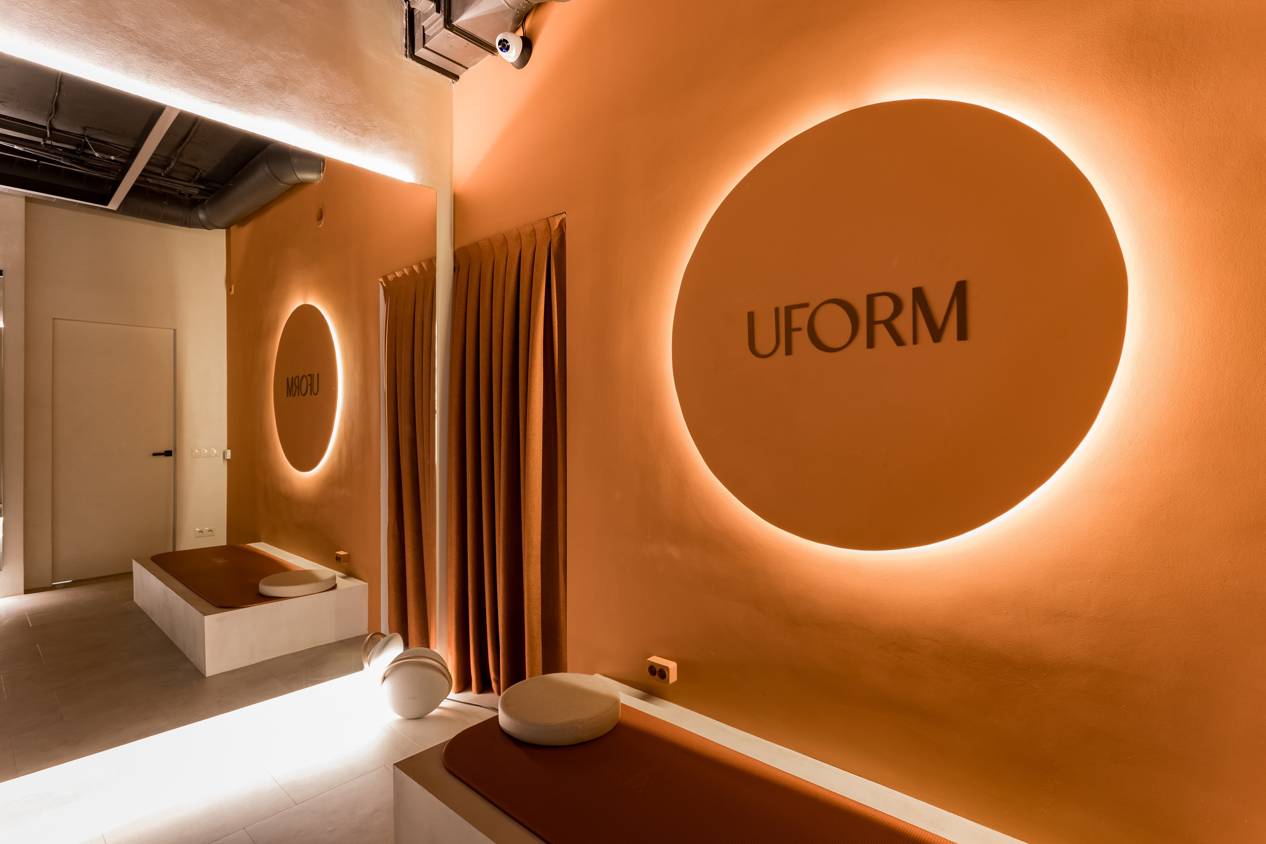 Фотосъемка для студии йоги Uform. Интерьеры, Контент, Портреты | Фотограф в Москве Дани Терно