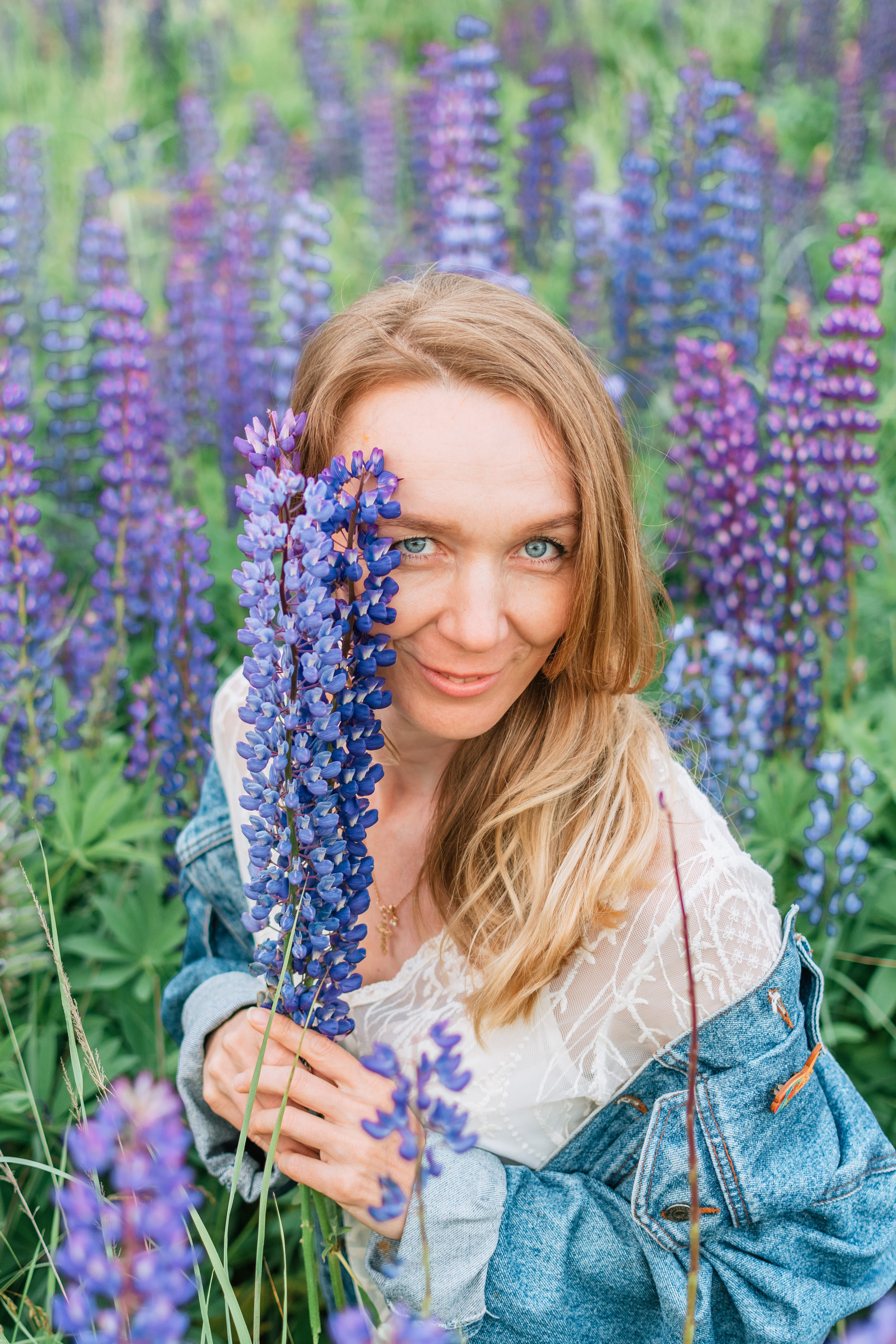 Индивидуальная фотосессия в люпиновых полях
