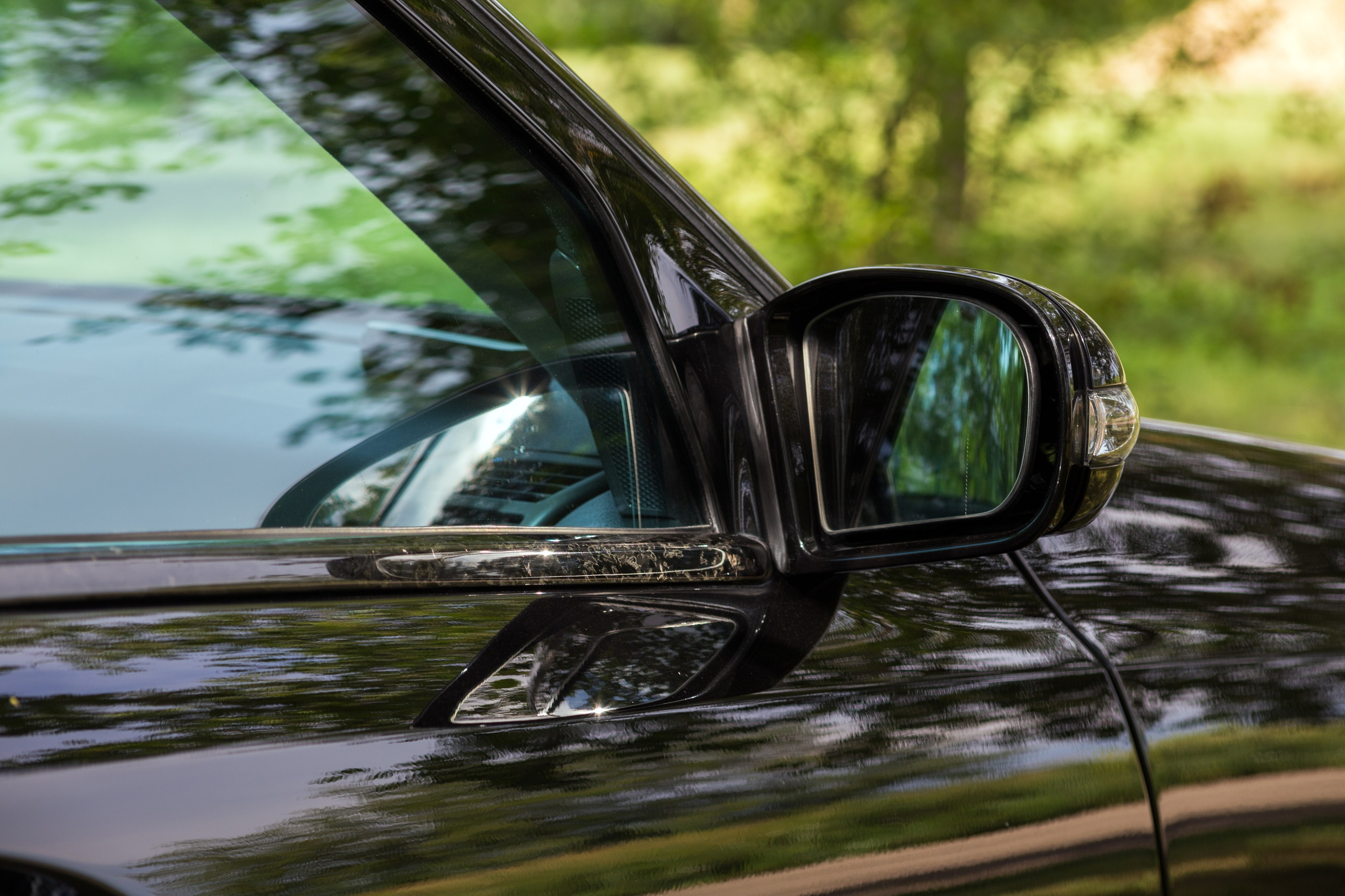 Фотосъемка автомобиля Mercedes для Evil Painter. Интерьерный фотограф и ретушер в Красноярске Денис Антропов