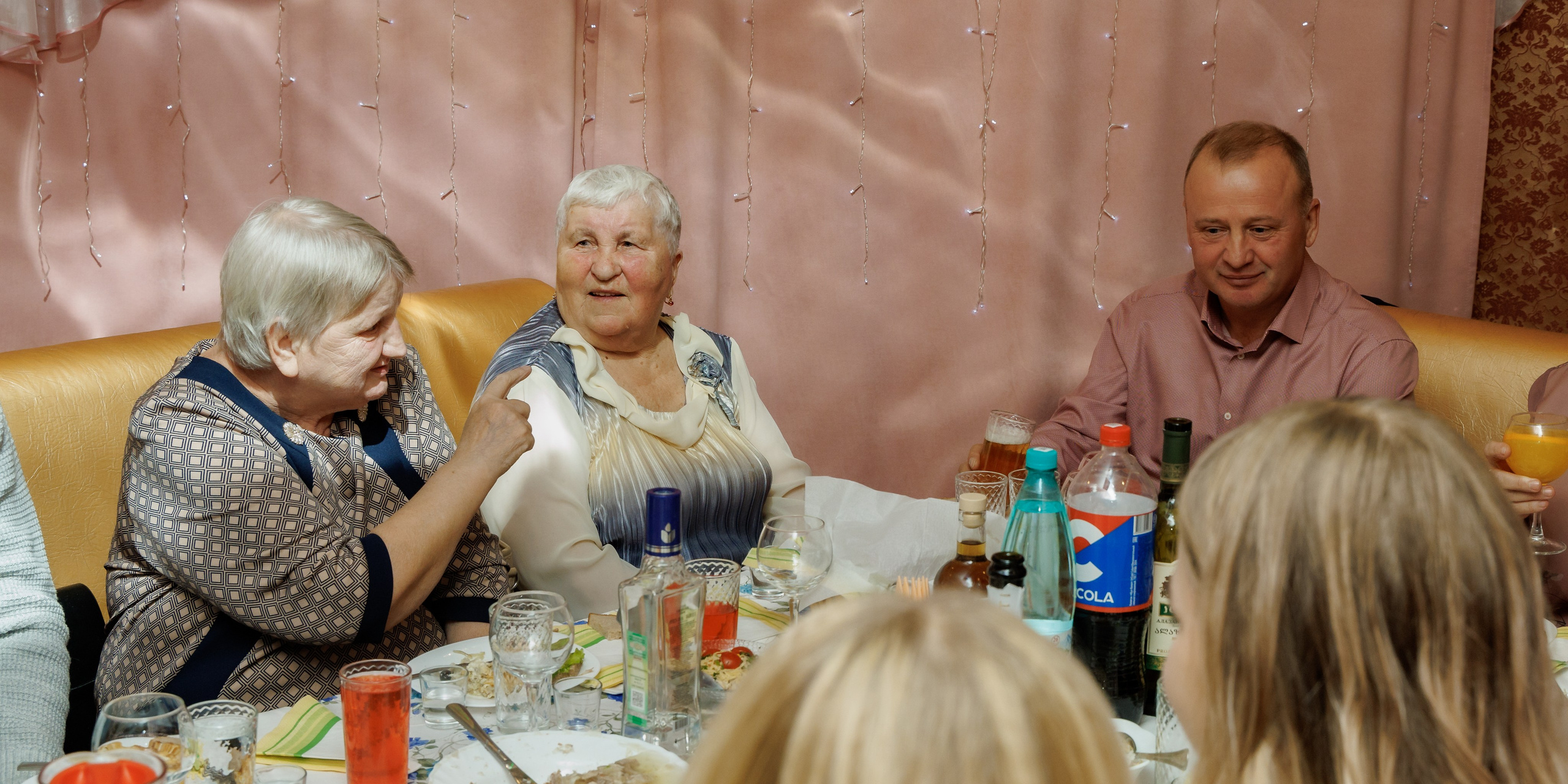 Юбилей Николаю в кафе Зеркальное, г. Сясьстрой. Свадебный и семейный фотограф в г. Волхов Алексей Кочерыжкин