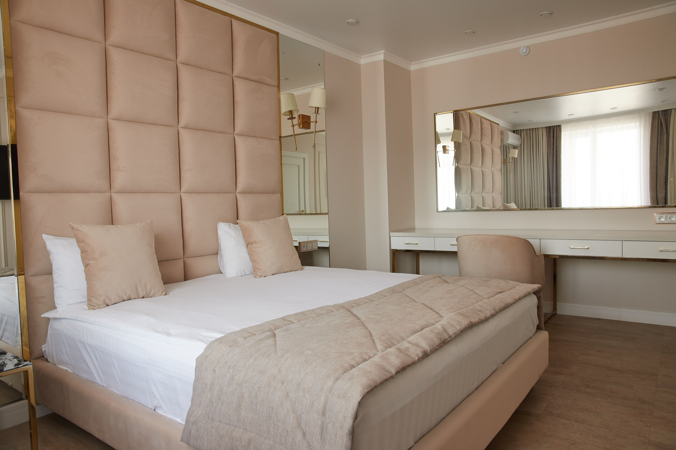 съёмка отелей Волгоградская область, фотосъёмка строительных объектов, фото офисного помещения, фотосессия ресторана Волгоград, освещение в интерьерной съёмке.