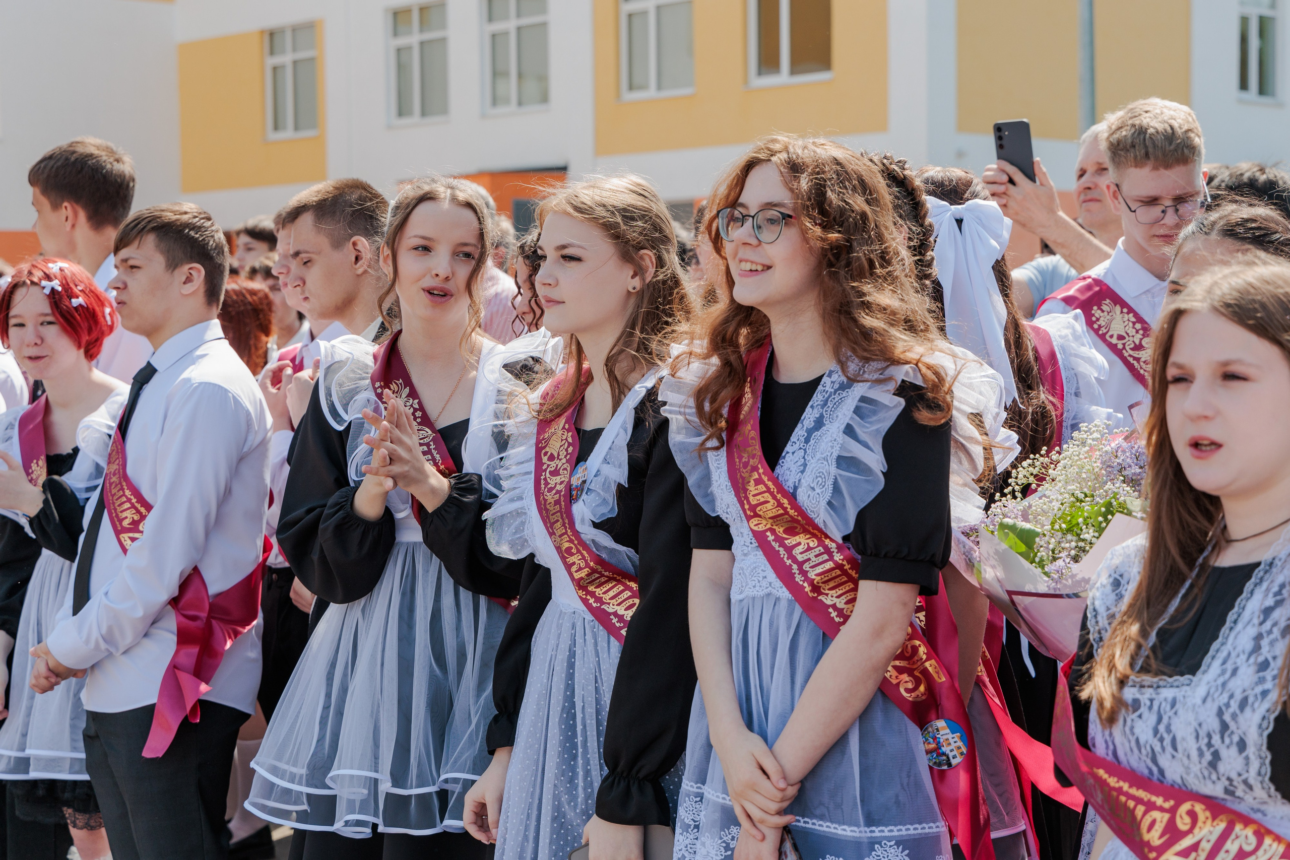 Последний звонок 2025 — фото 9 класса, школьный альбом, выпускной. Фотограф Нижний Новгород Мария Китаева