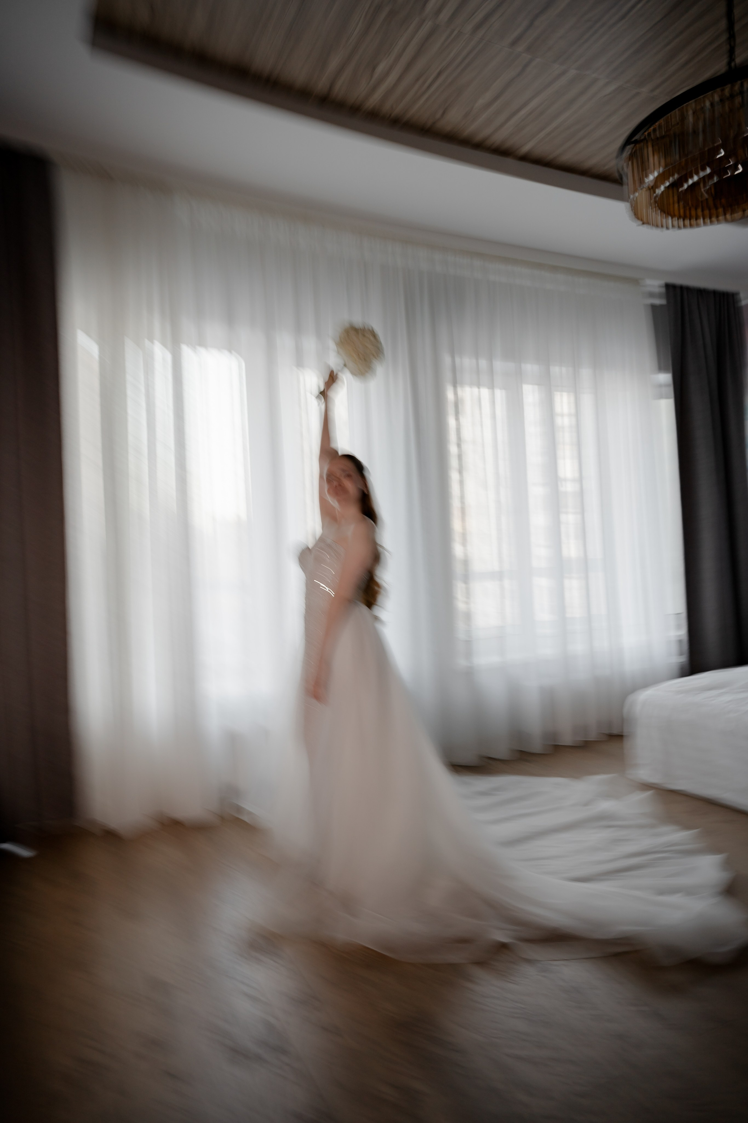 СВАДЕБНАЯ СЬЕМКА СБОРОВ В ОТЕЛЕ И ВЫЕЗД НА ЦЕРЕМОНИЮ (СНЯТО В СИБИРЕ В НИЖНЕВАРТОВСКЕ)М. Профессиональный фотограф, Санкт-Петербург — Виктория Богомолова