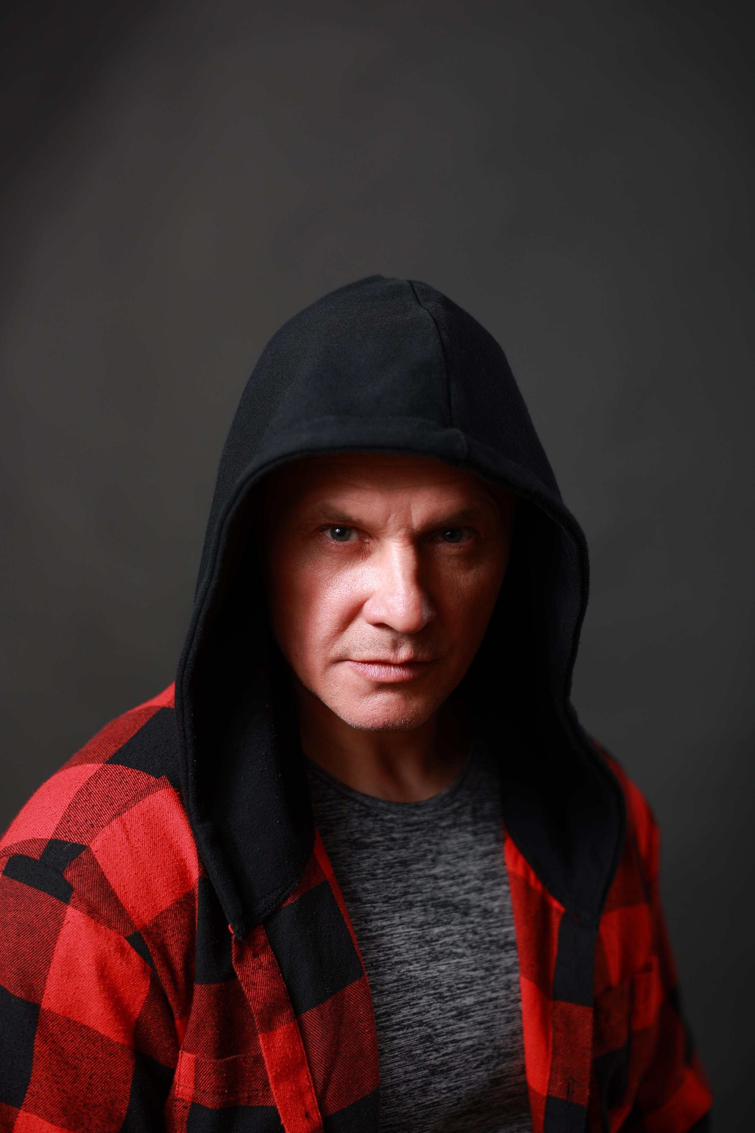 Студийная съёмка. Денис Волк актёр / модель