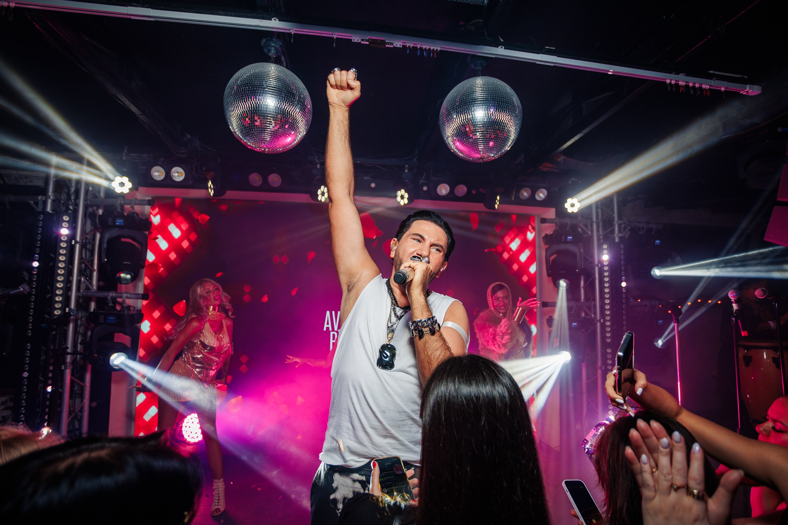 «АВРААМ РУССО"_Чайка на пляже_Ялта_21.06.2025. Аминов Руслан | Фотограф