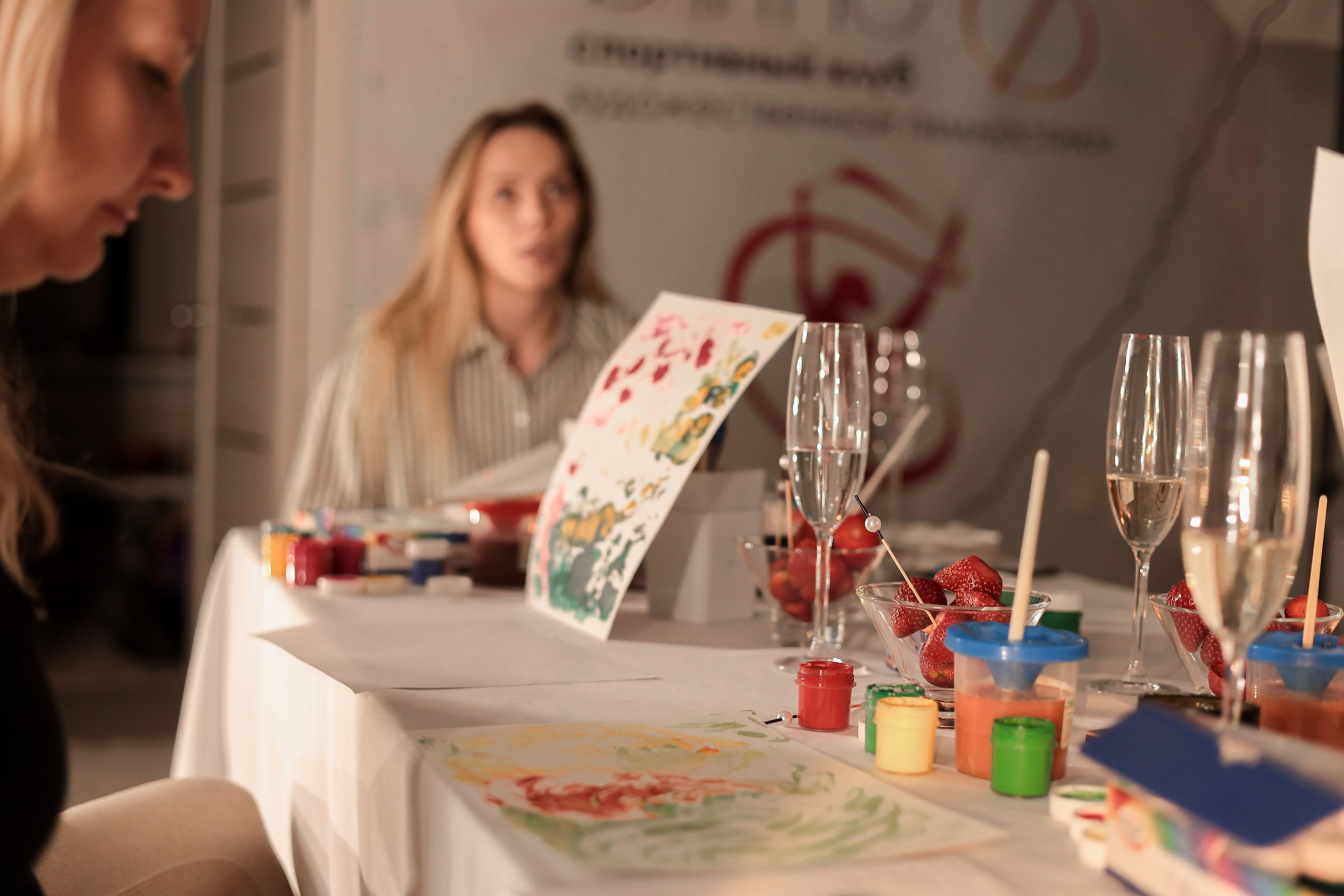 Арт-терапия + аэройога. Фотограф Надршина Лилия