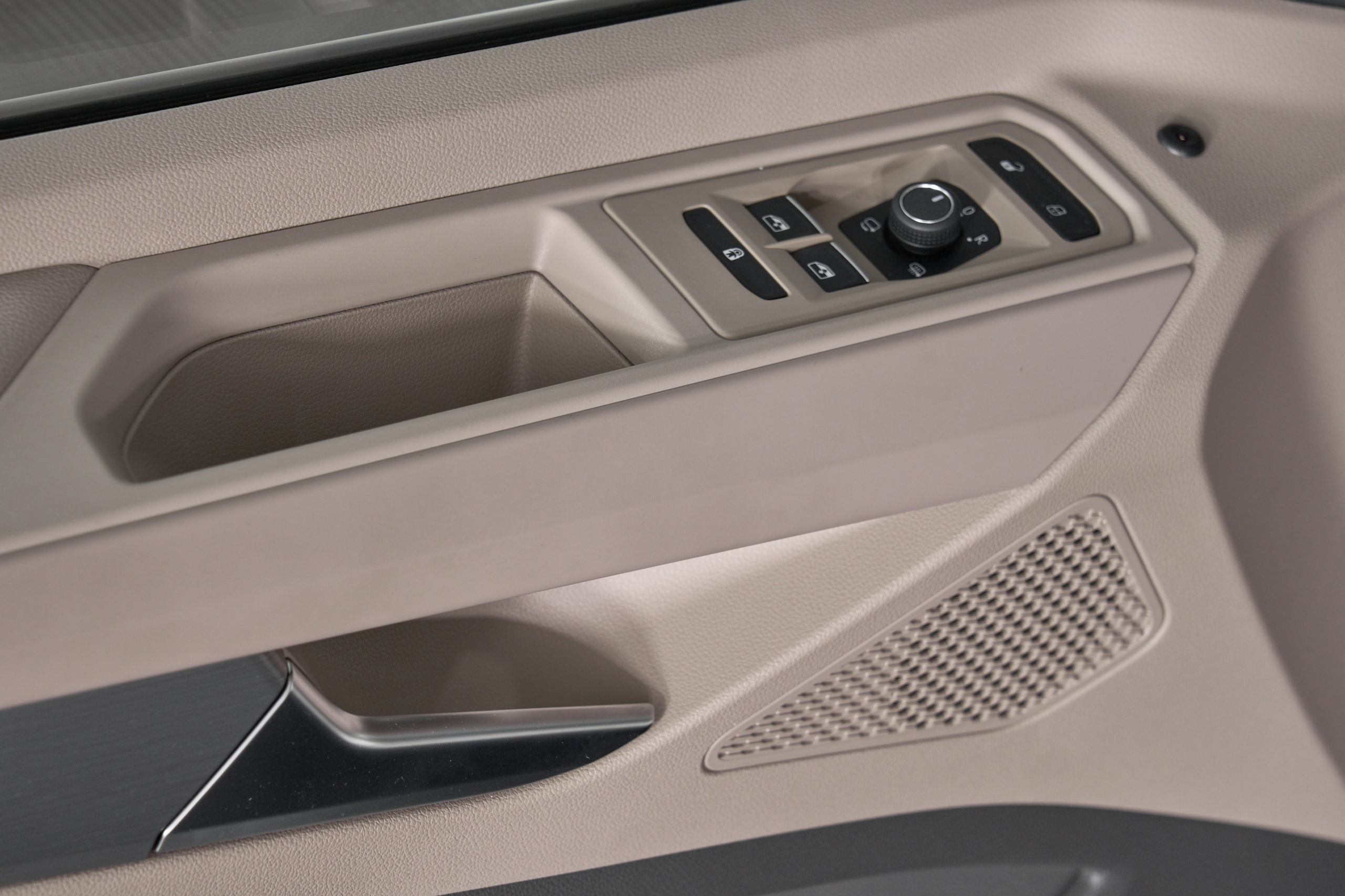 Multivan. Фотограф Николай Прокофьев модельные тесты в Москве