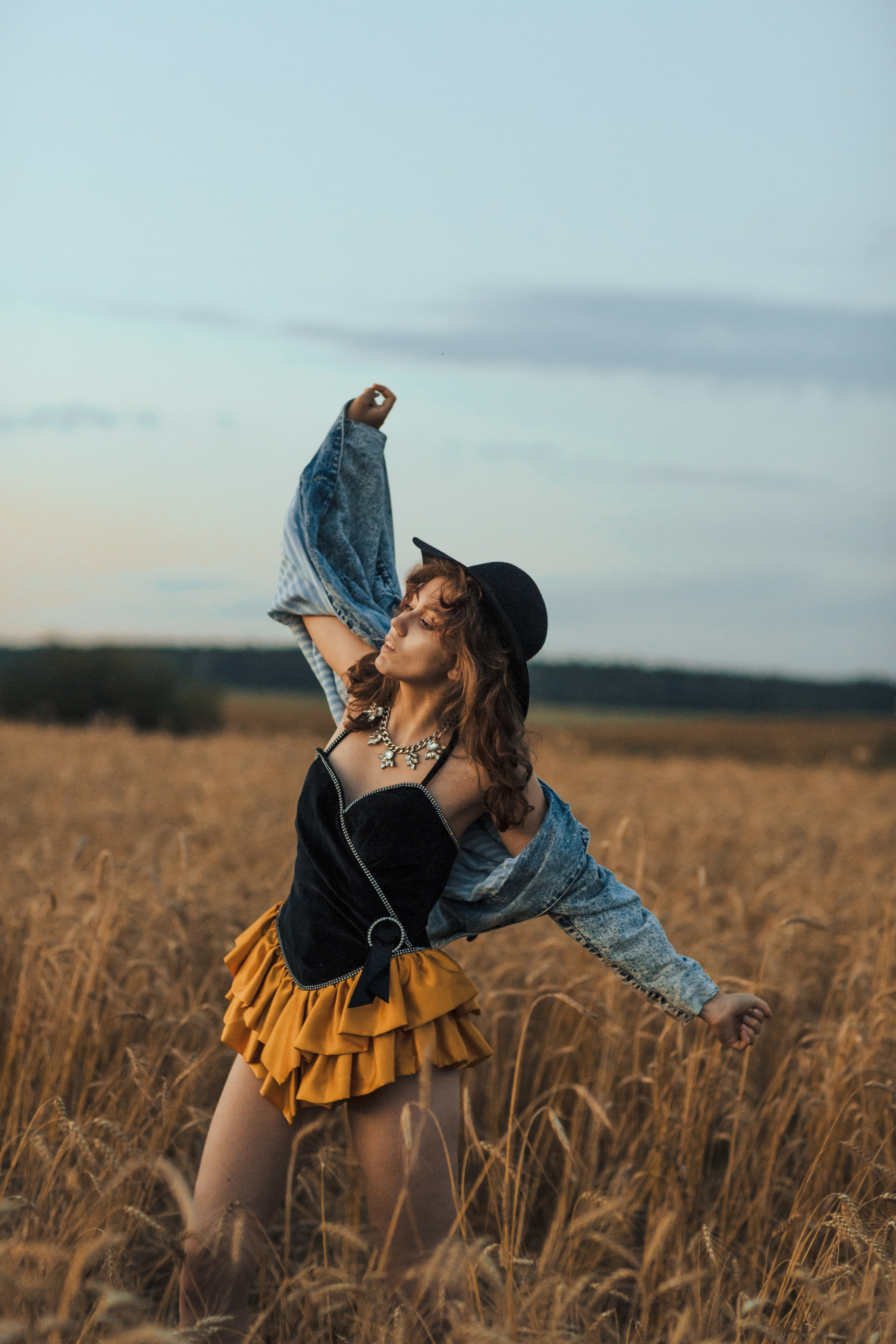 Фотосессия в пшенице для бренда Vintage Dream. Фотограф и видеограф Анна Домашенко