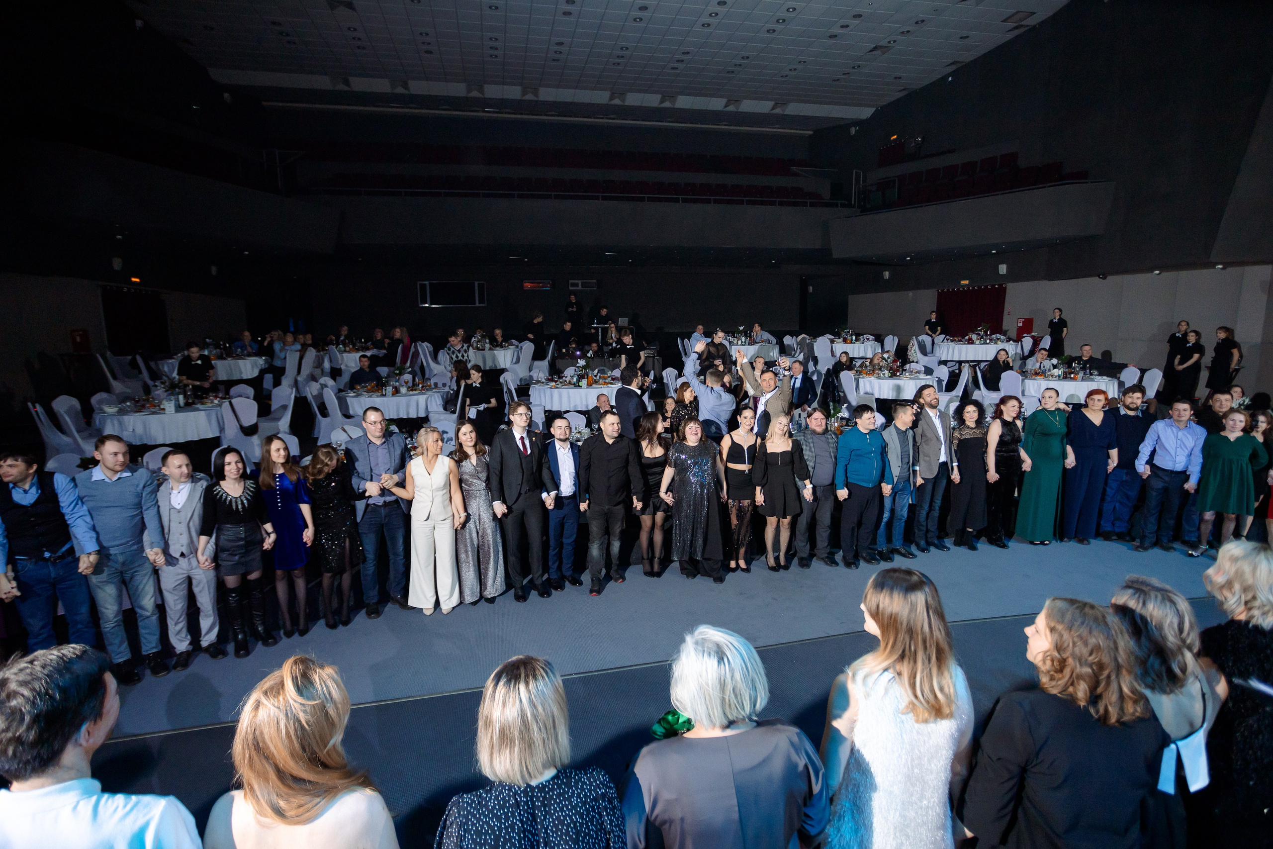 РЕПОРТАЖ: НОВЫЙ ГОД В ДК МЕТАЛЛУРГ. Профессиональный фотограф в Ижевске Леша Петров