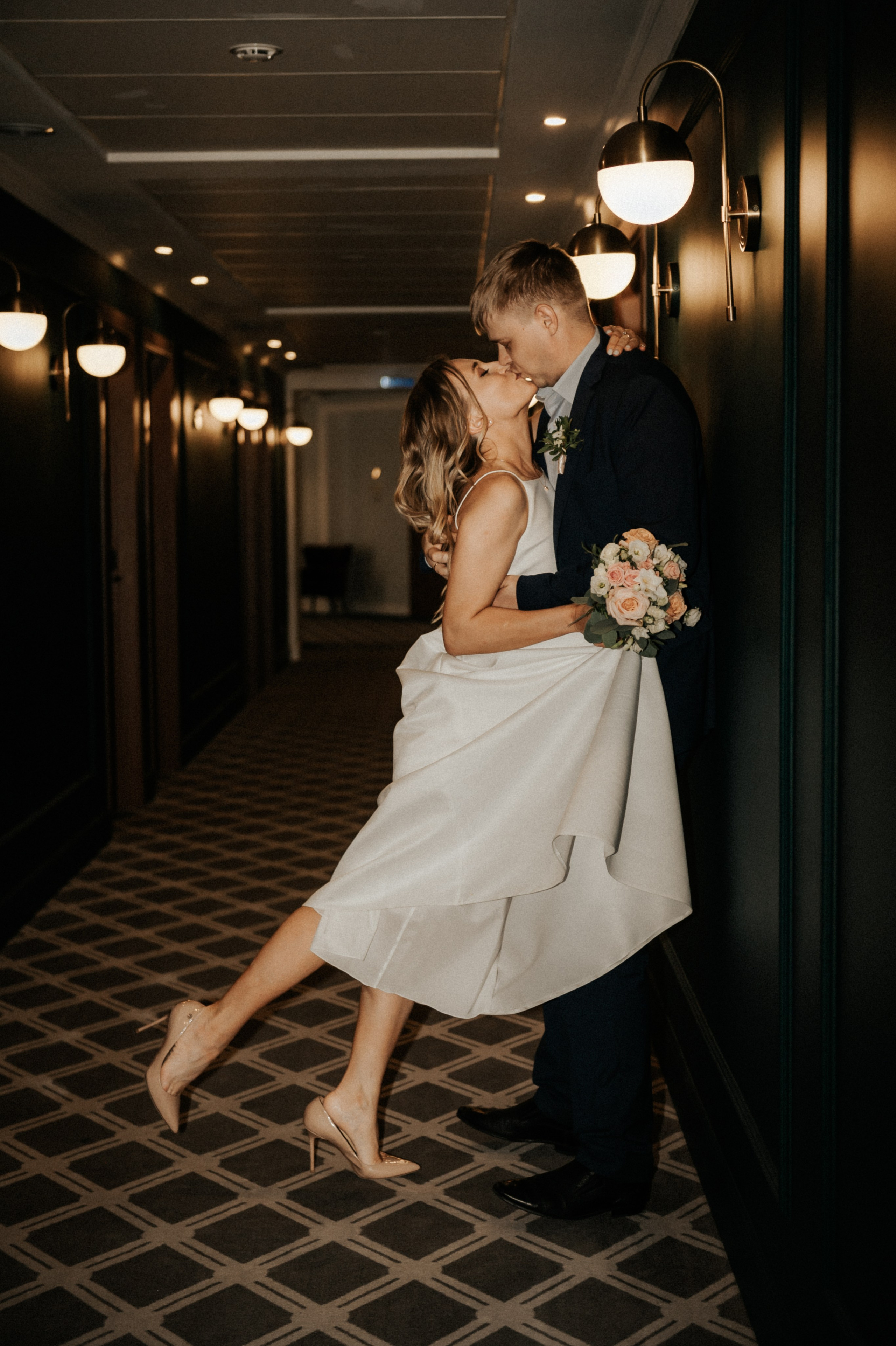 Свадебные фотографии. Фотограф в Барнауле Дарья Бутурлакина. Люби.Цени.Касайся