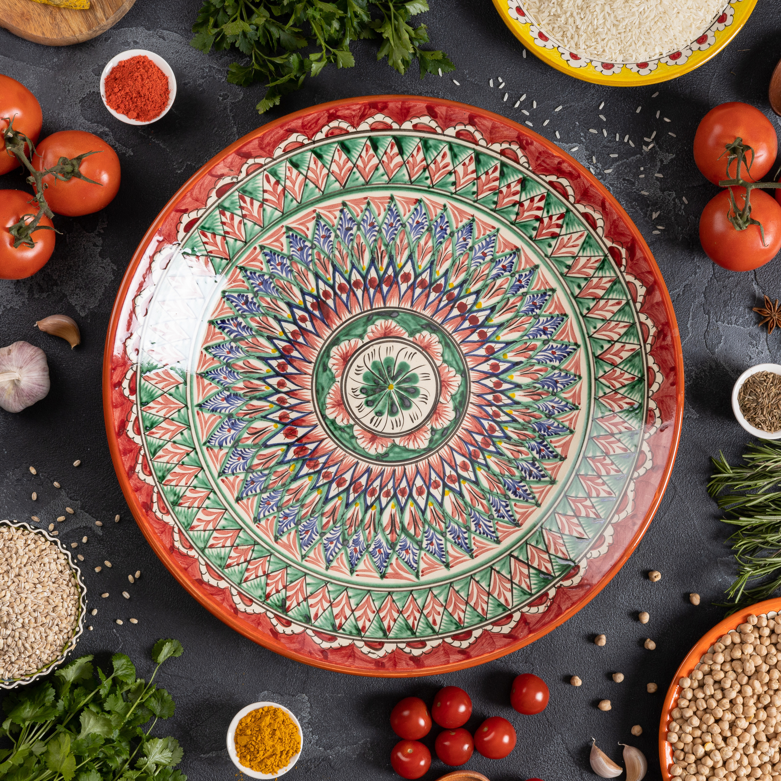 Узбекская посуда. Уютная студия предметной съемки для маркетплейсов в городе Москва