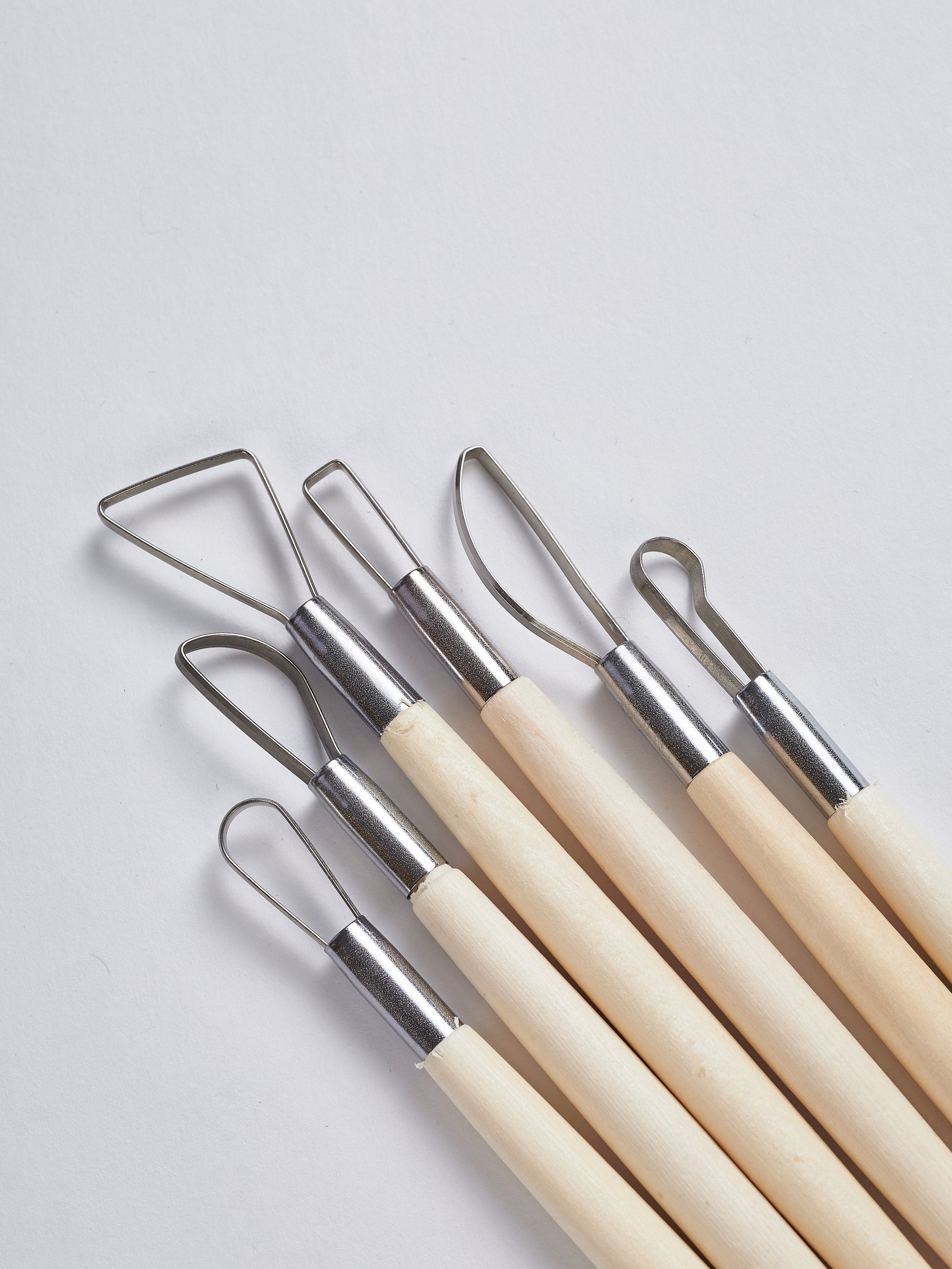 Инструменты для лепки. Уютная студия предметной съемки для маркетплейсов в городе Москва