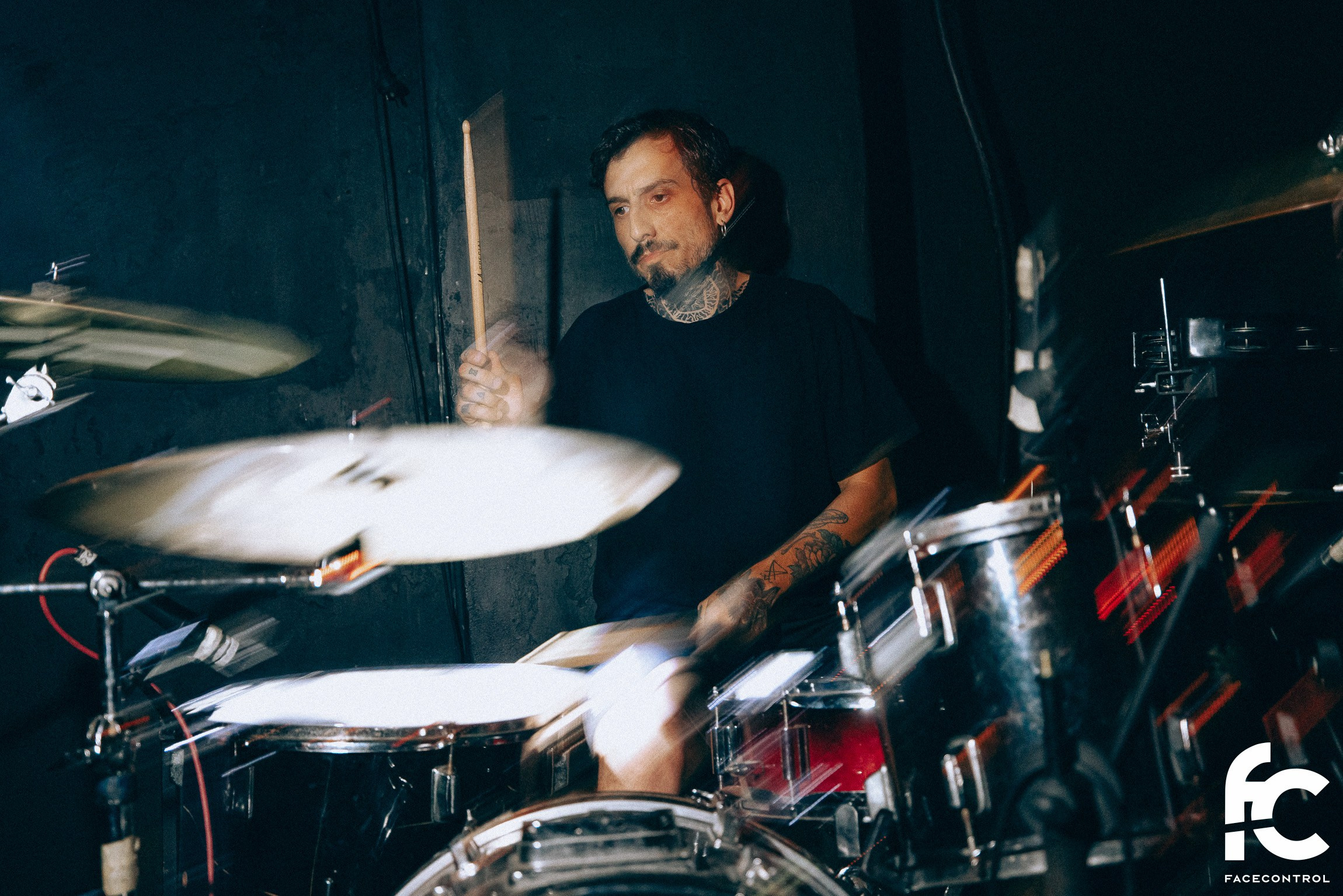 Sextape of Lovers & Granma. Face Control: Crónica social, anuncios de eventos y reportajes fotográficos