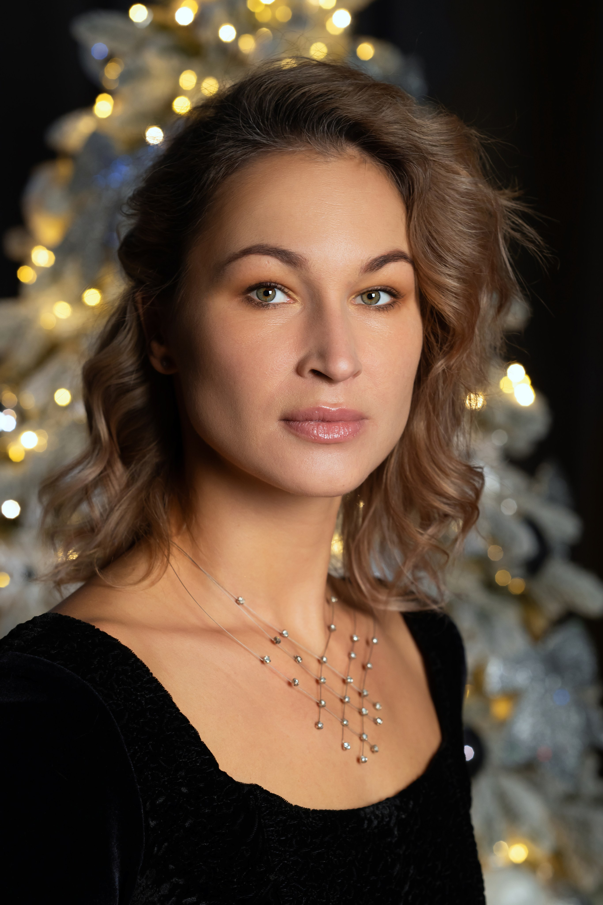 Новогодняя фотосессия девушки в студии