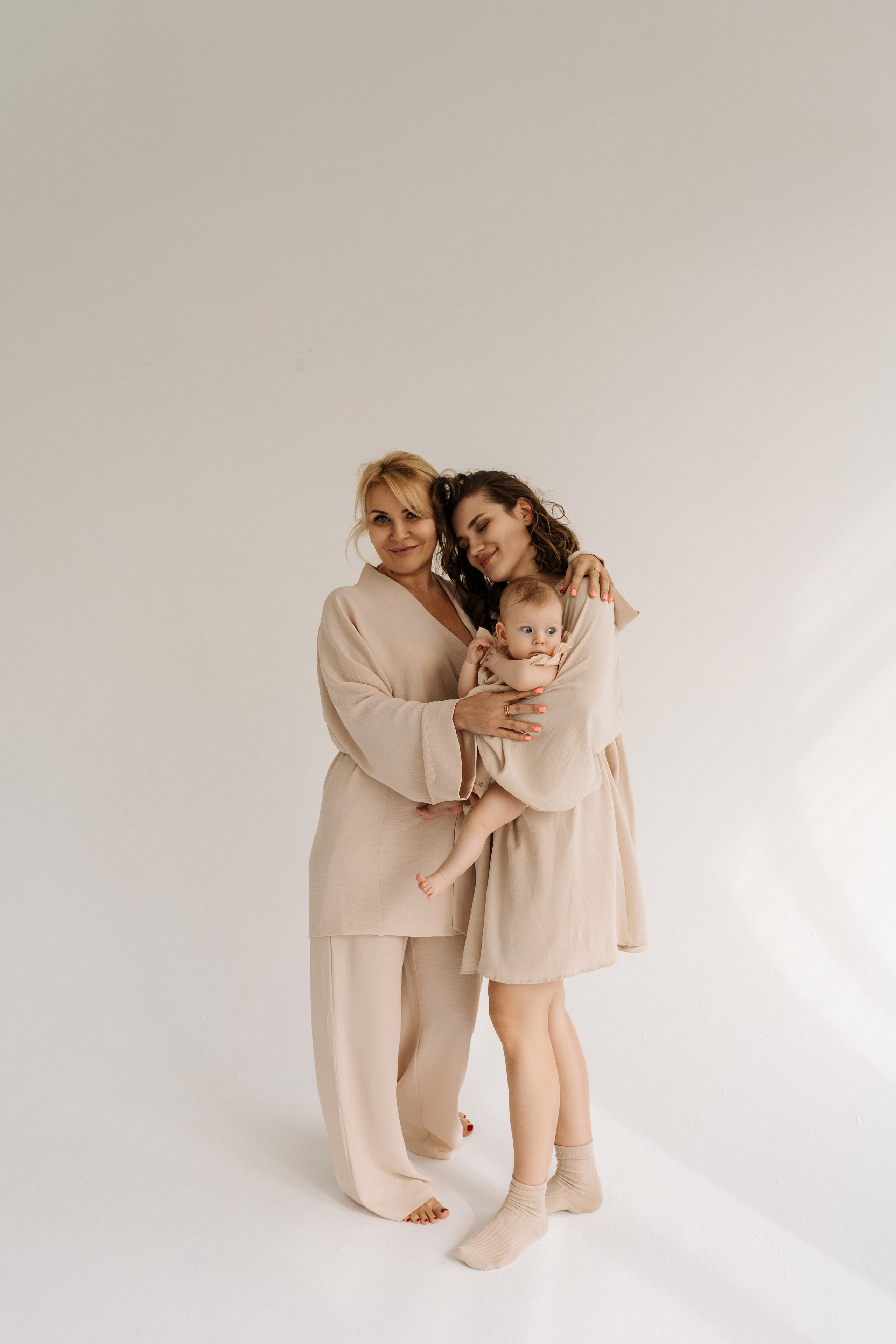 Семейная фотосессия в студии в Москве, семейный фотограф Анна Полушина. Свадебный фотограф в Москве Анна Полушина