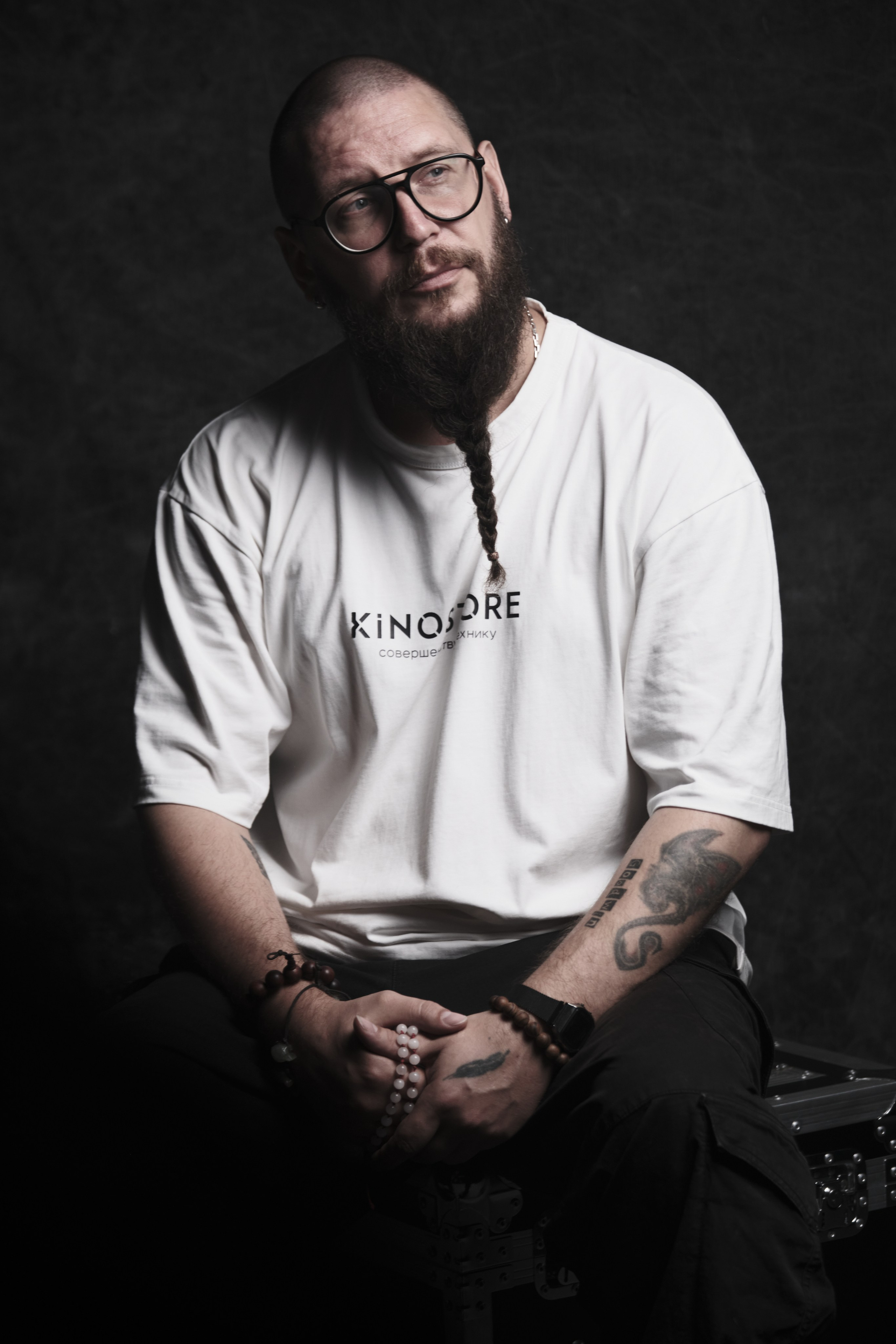 Мужской портрет со студийным светом. IS — Игорь Сержант | Фотография и рисунок