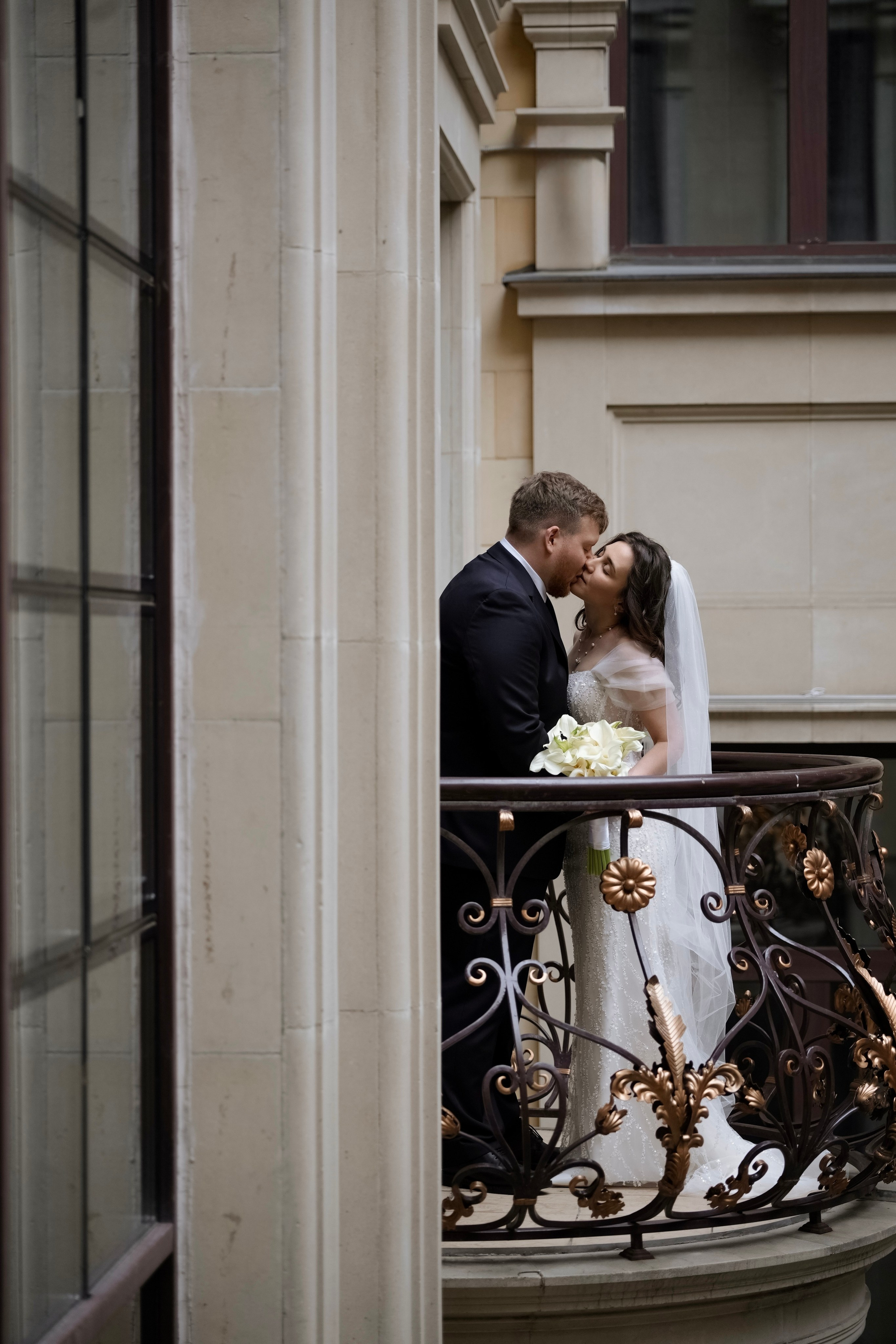 Свадебная Фотосессия утра невесты и жениха в отеле St.Regis и прогулка в усадьбе Царицыно