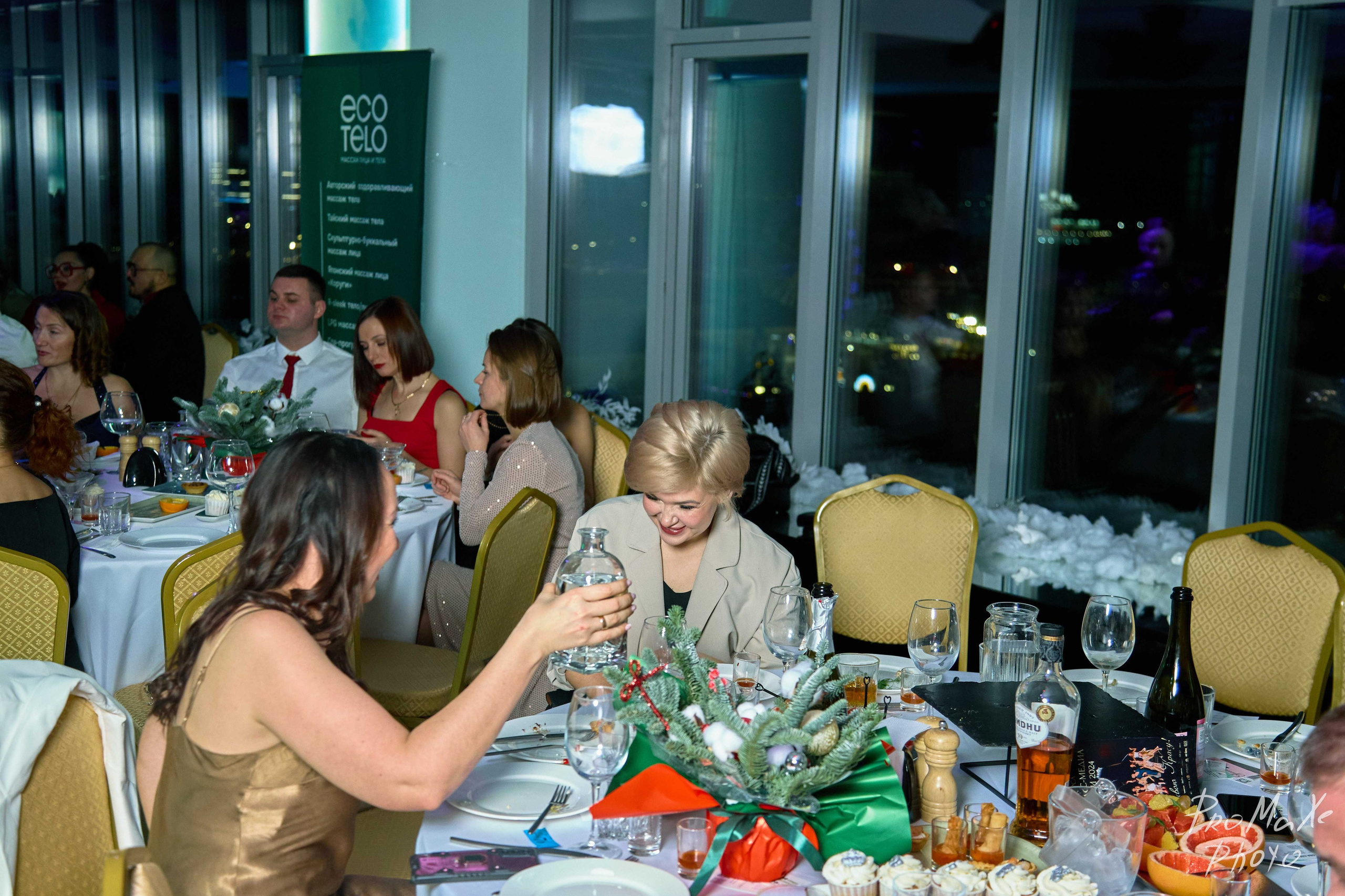 Зал КРАСА МАСС-МЕДИА ЧУВАШИИ. Владимир Суздалов (ProMaXe) — Портретный фотограф, тематические фотосессии в Чебоксарах