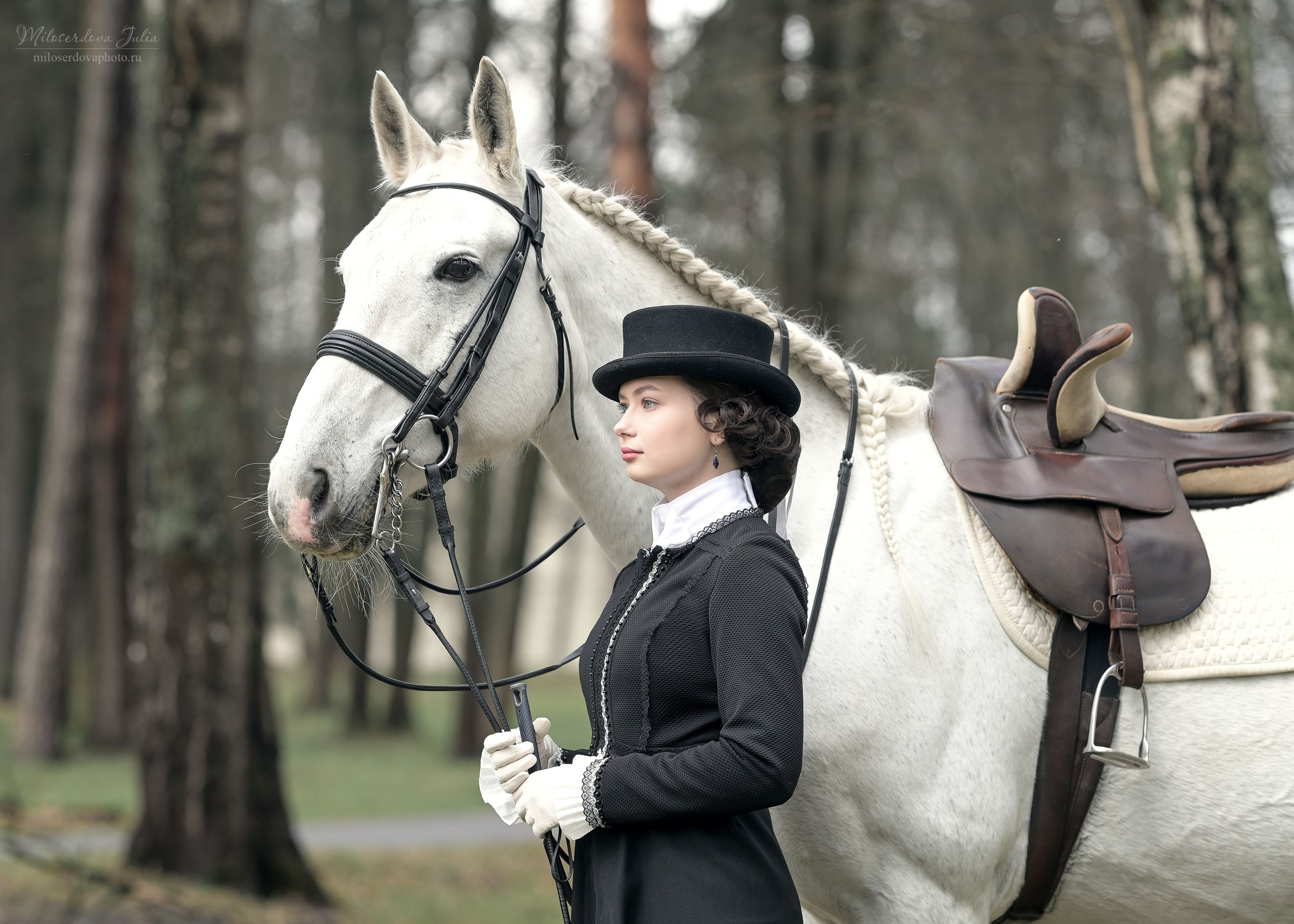 Дамская верховая езда. Фотограф Юлия Милосердова