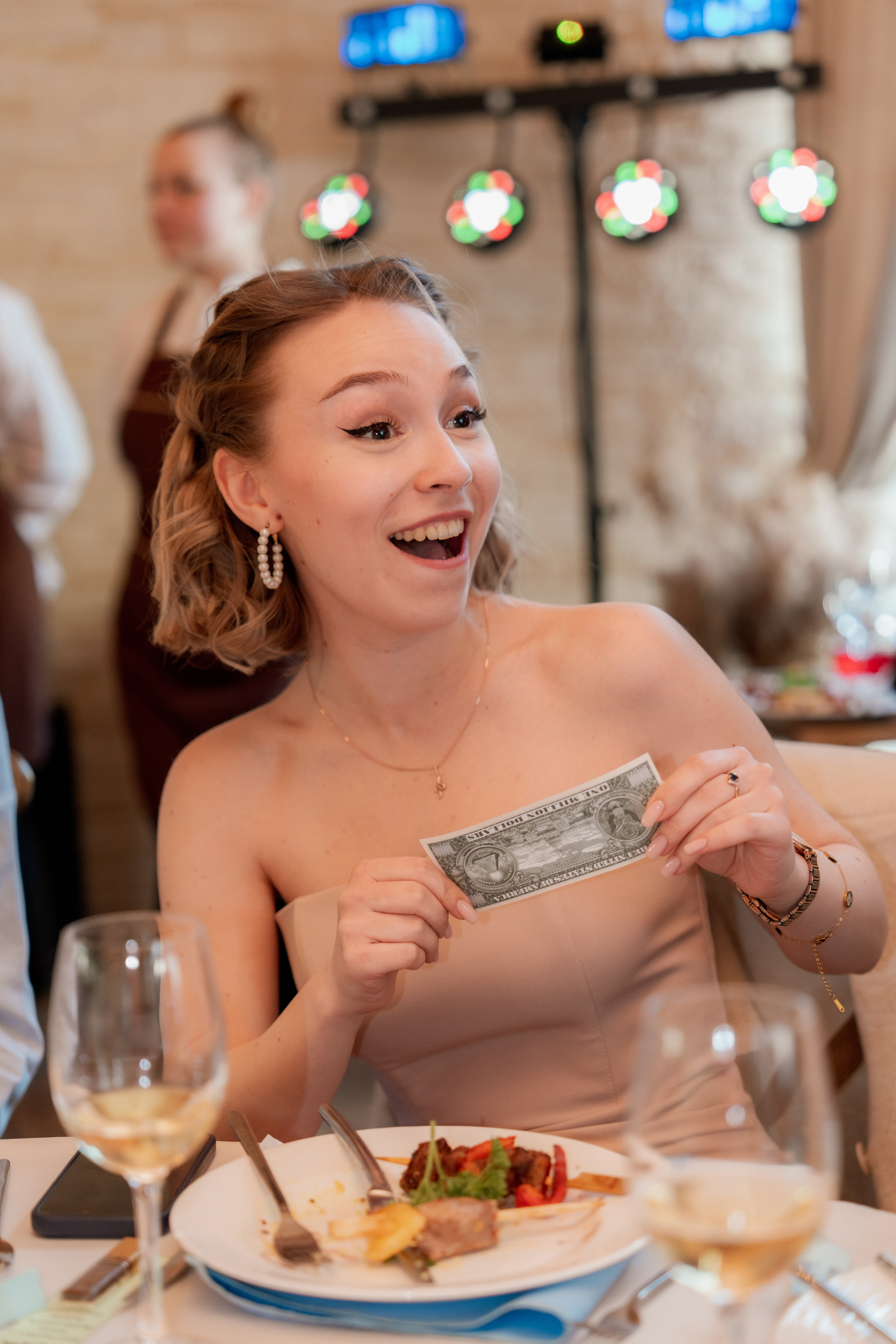 Алиса и Влад. Полный свадебный день (утро, усадьба, прогулка, выездная регистрация, банкет). Дата съемки 26.04.2025. Свадебный фотограф Москва