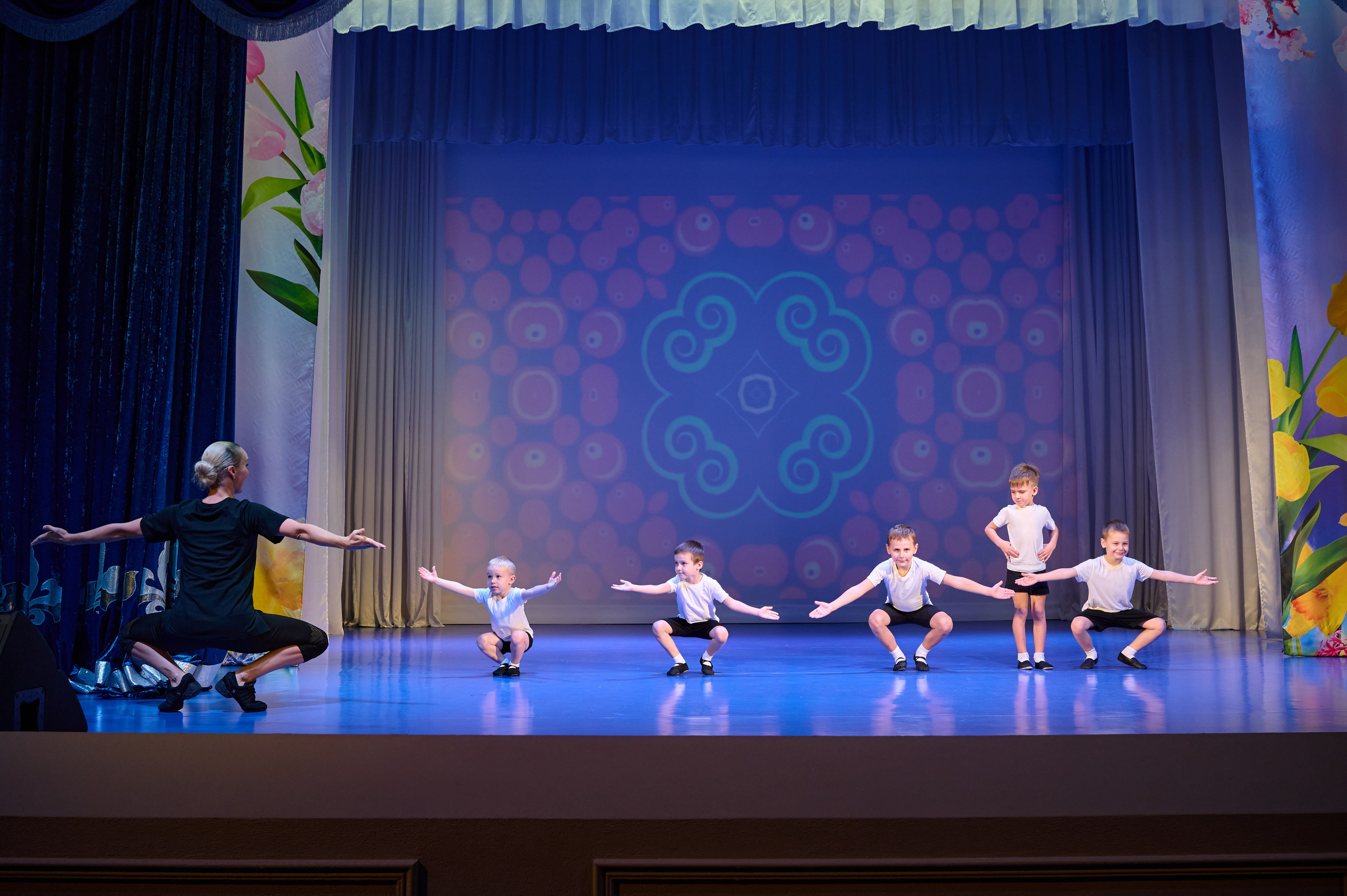 День матери. Марьина роща. Жизнь курорта Кабардинка в фотографиях