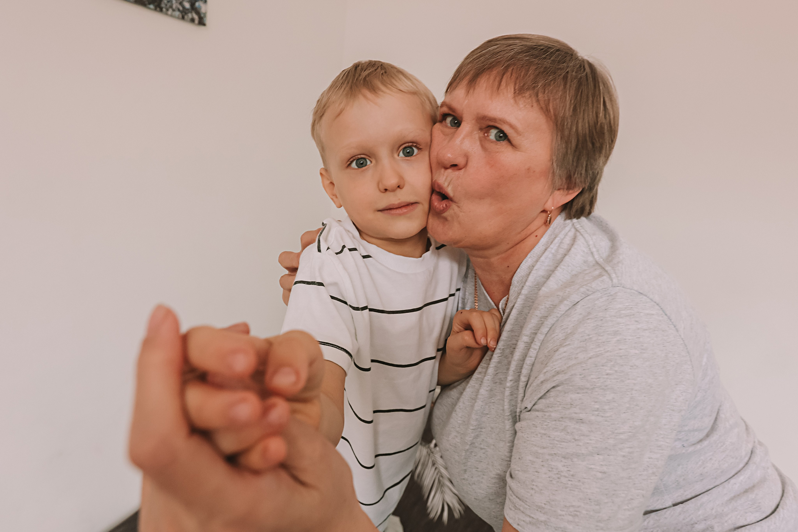 Семейная в домике (репортаж). Семейный фотограф Тюмень, фотограф на роды Салмина Мария