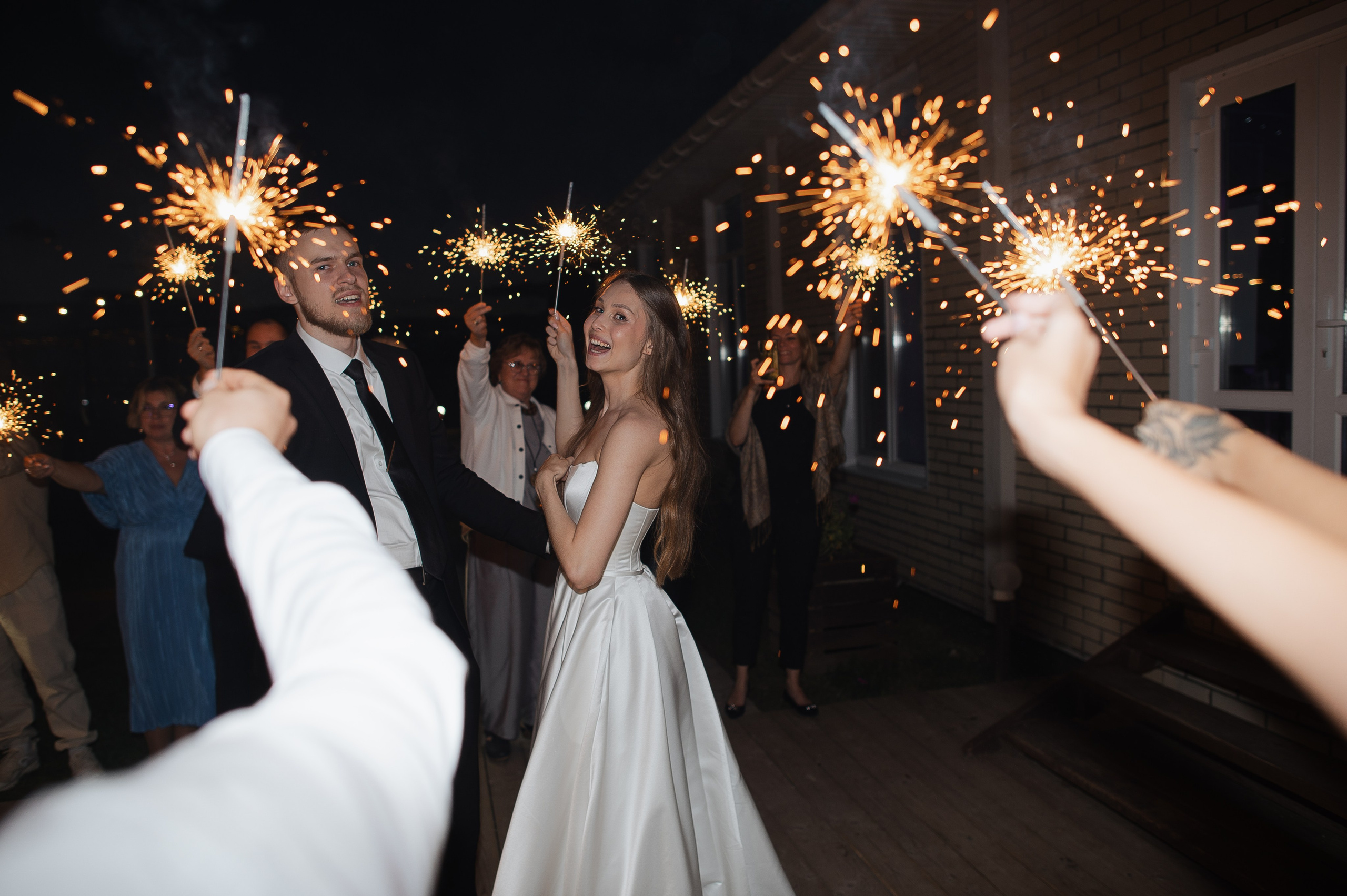 Свадьба на берегу Волги. Свадебный фотограф в Ярославле Денис Медоваров