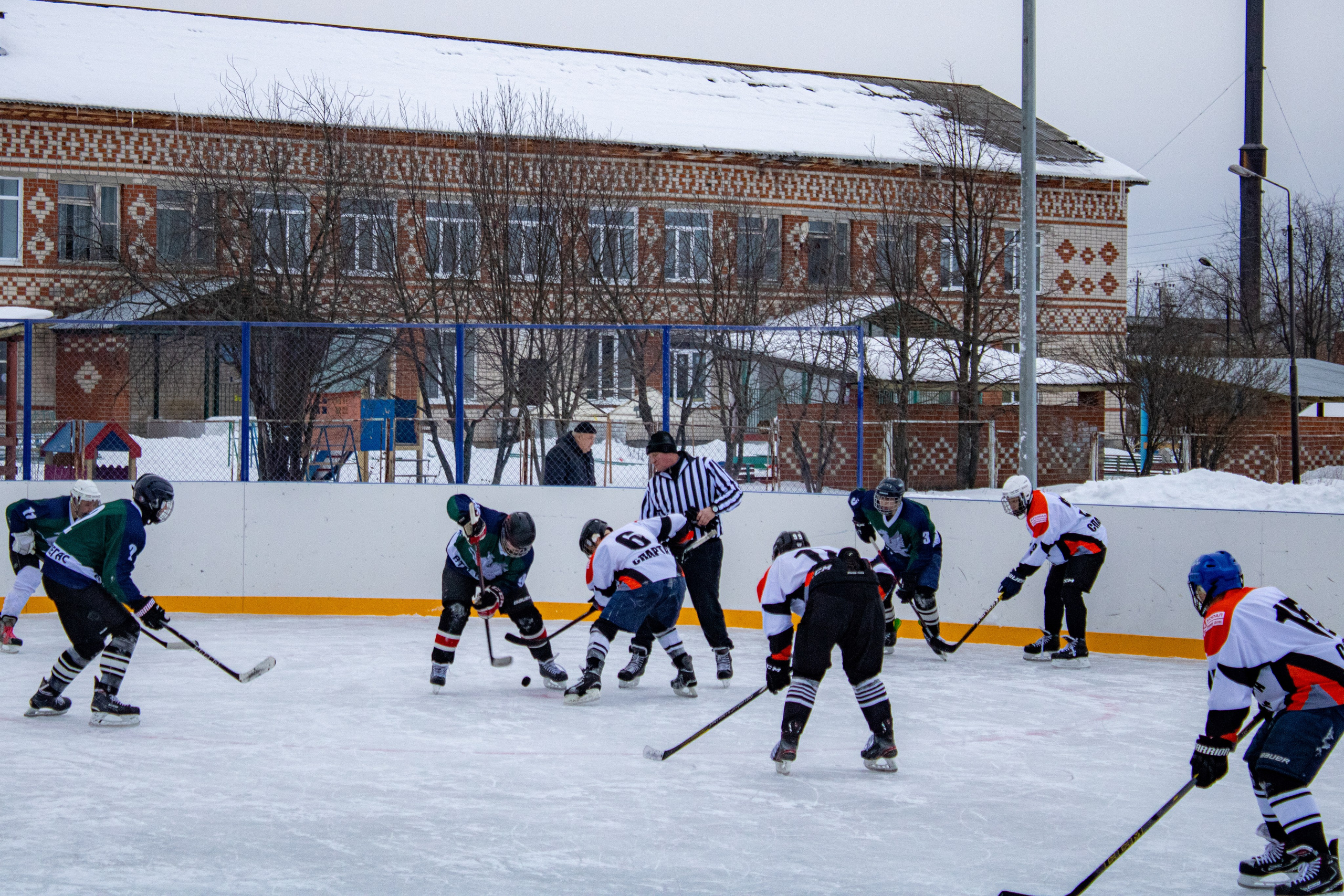 Хоккей г.п Атиг-г.Нижние Серги