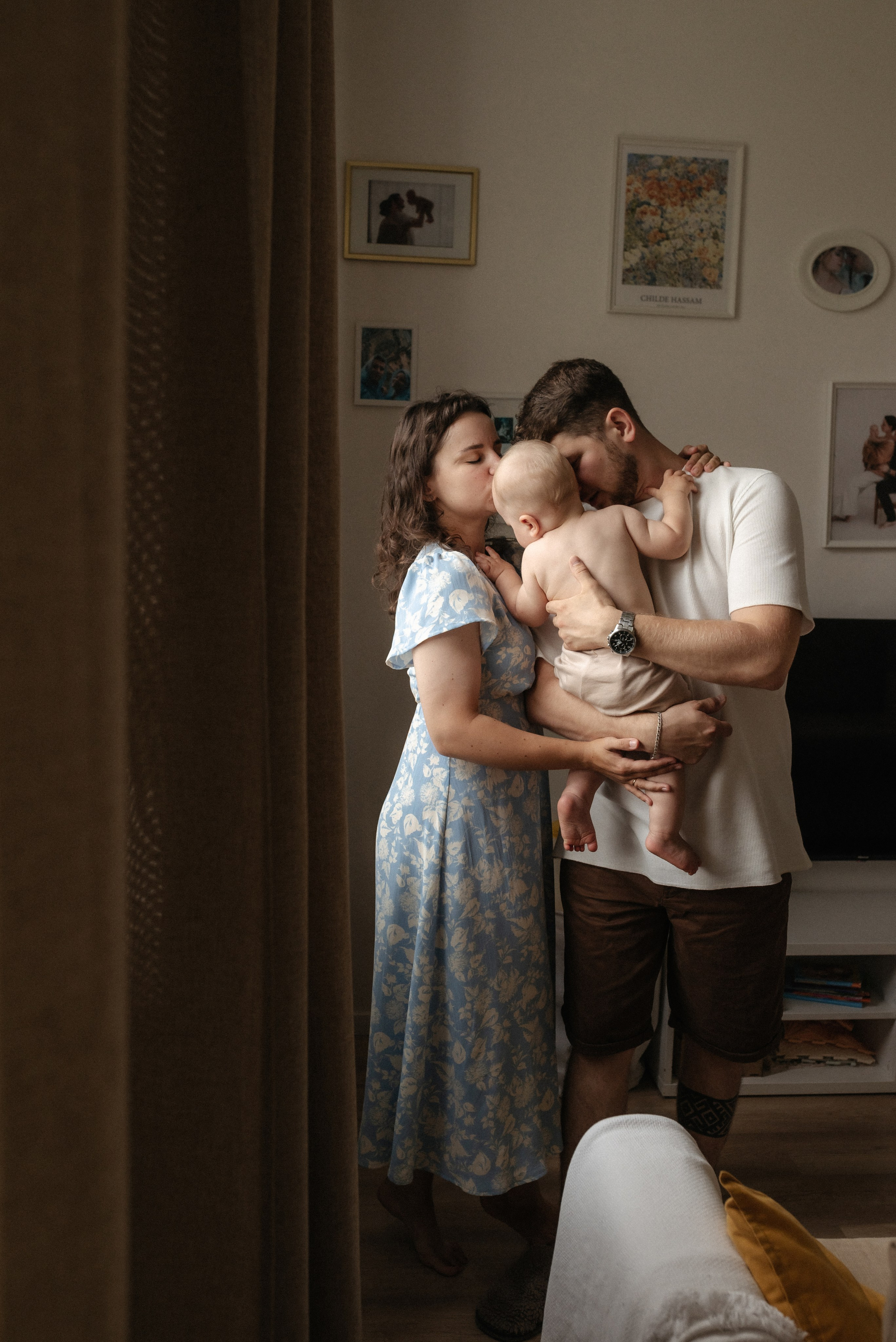 Семейная фотосессия дома с малышом. Семейный и портретный фотограф Нижний Новгород