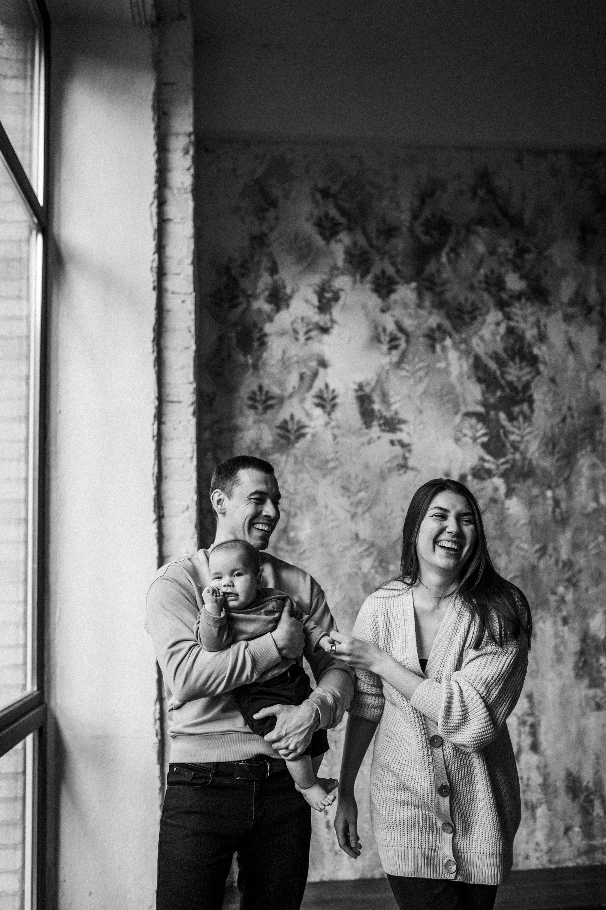 Вова, Юля и Максим в студии Москва. Семейный и свадебный lifestyle-фотограф в Москве Мария Петрова