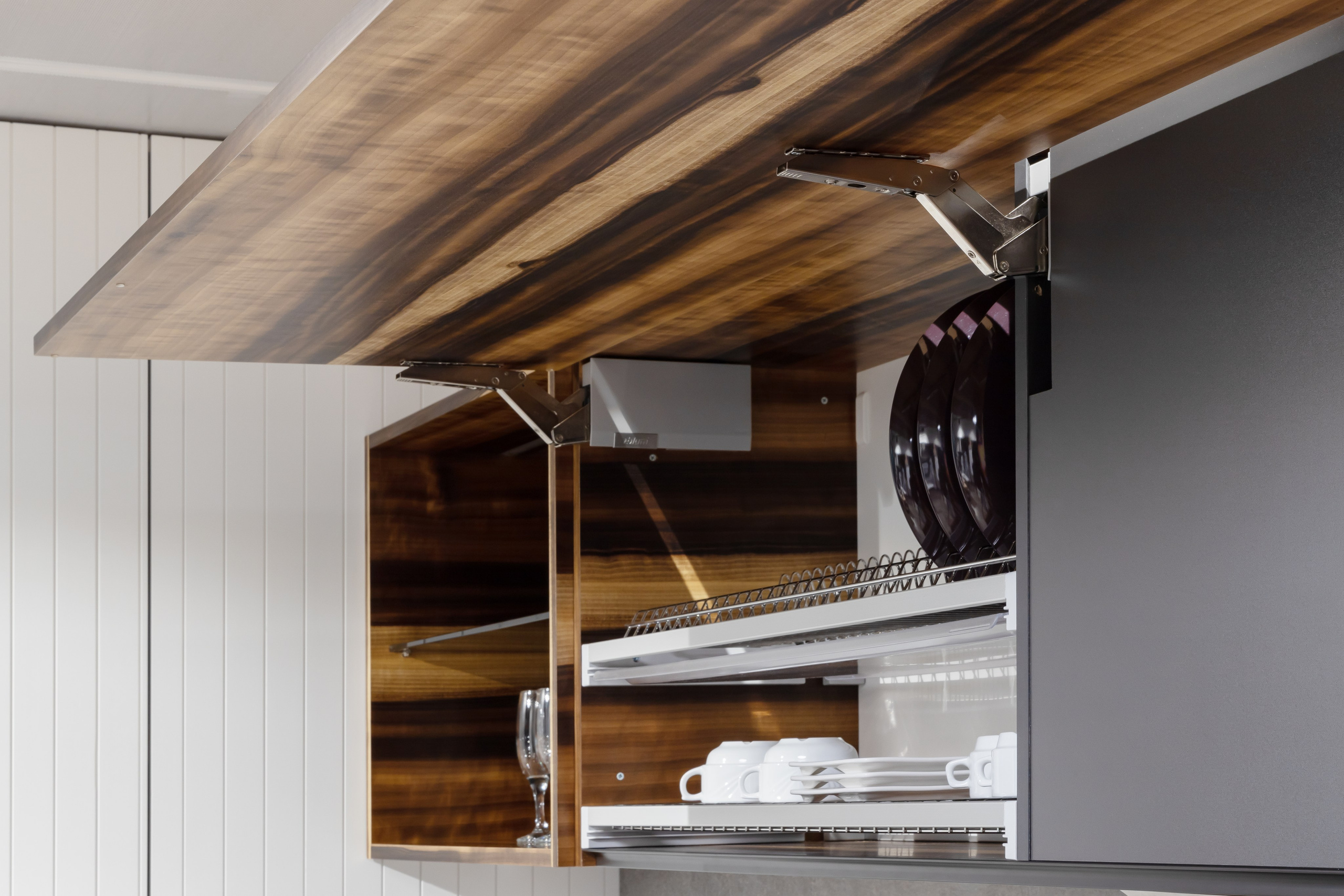 Кухня из натурального шпона. Мебель на заказ