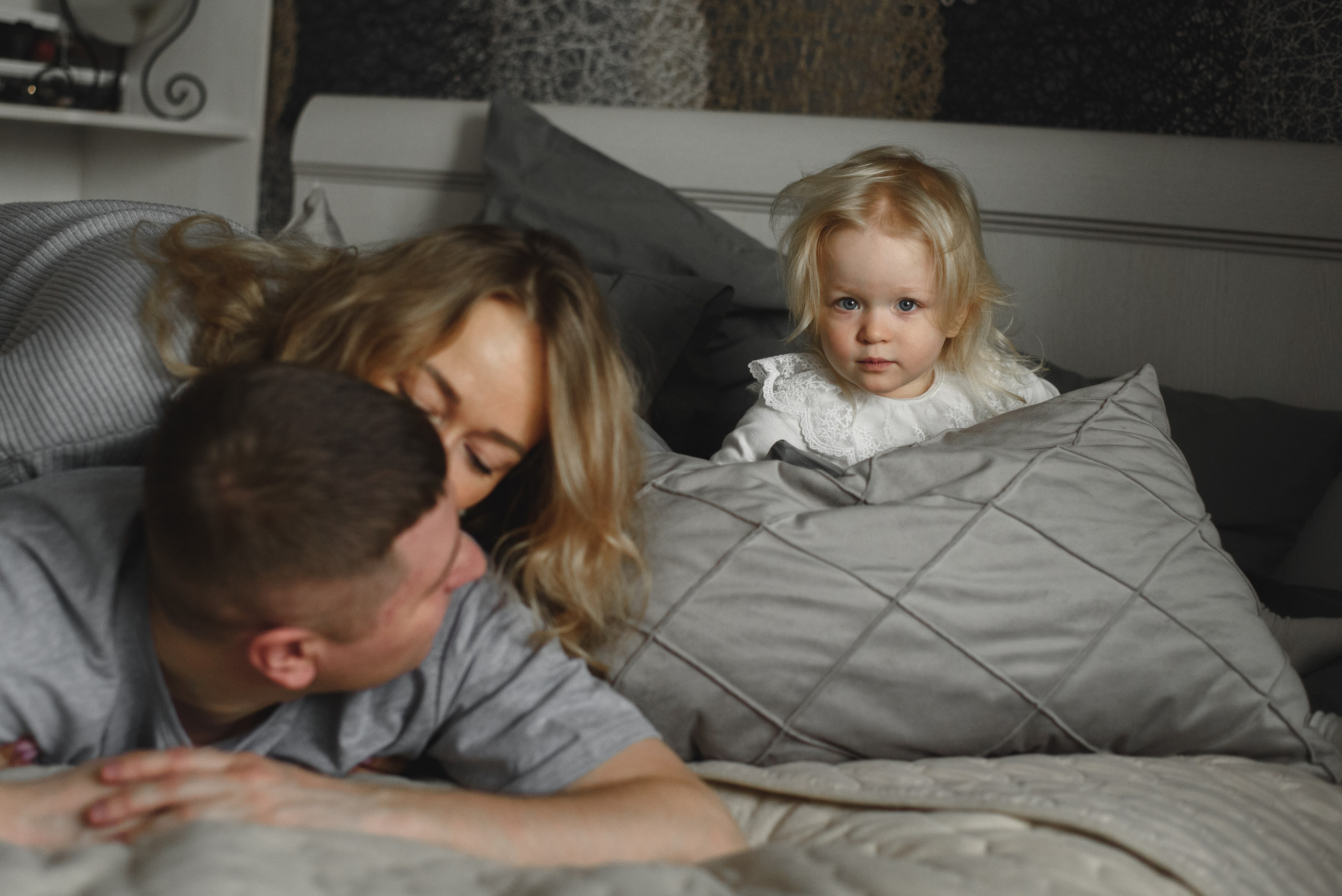 Home photo shoots in Montenegro. Photographer of newborns and children up to a year in Montenegro