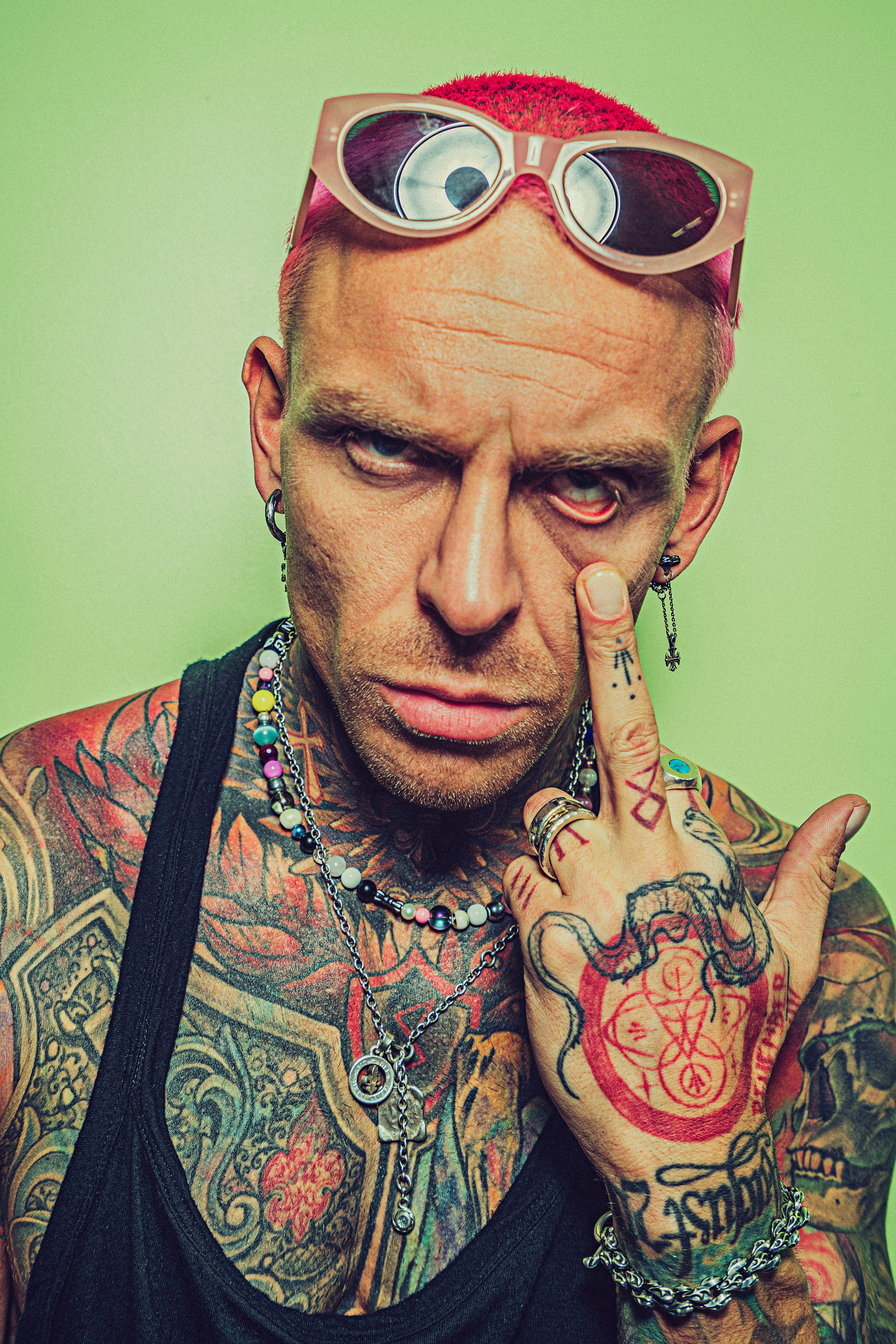 Photographer for bloggers and media personalities for advertising and Reels. Portrait photographer Moscow, UAE, Oleg Koshmarov