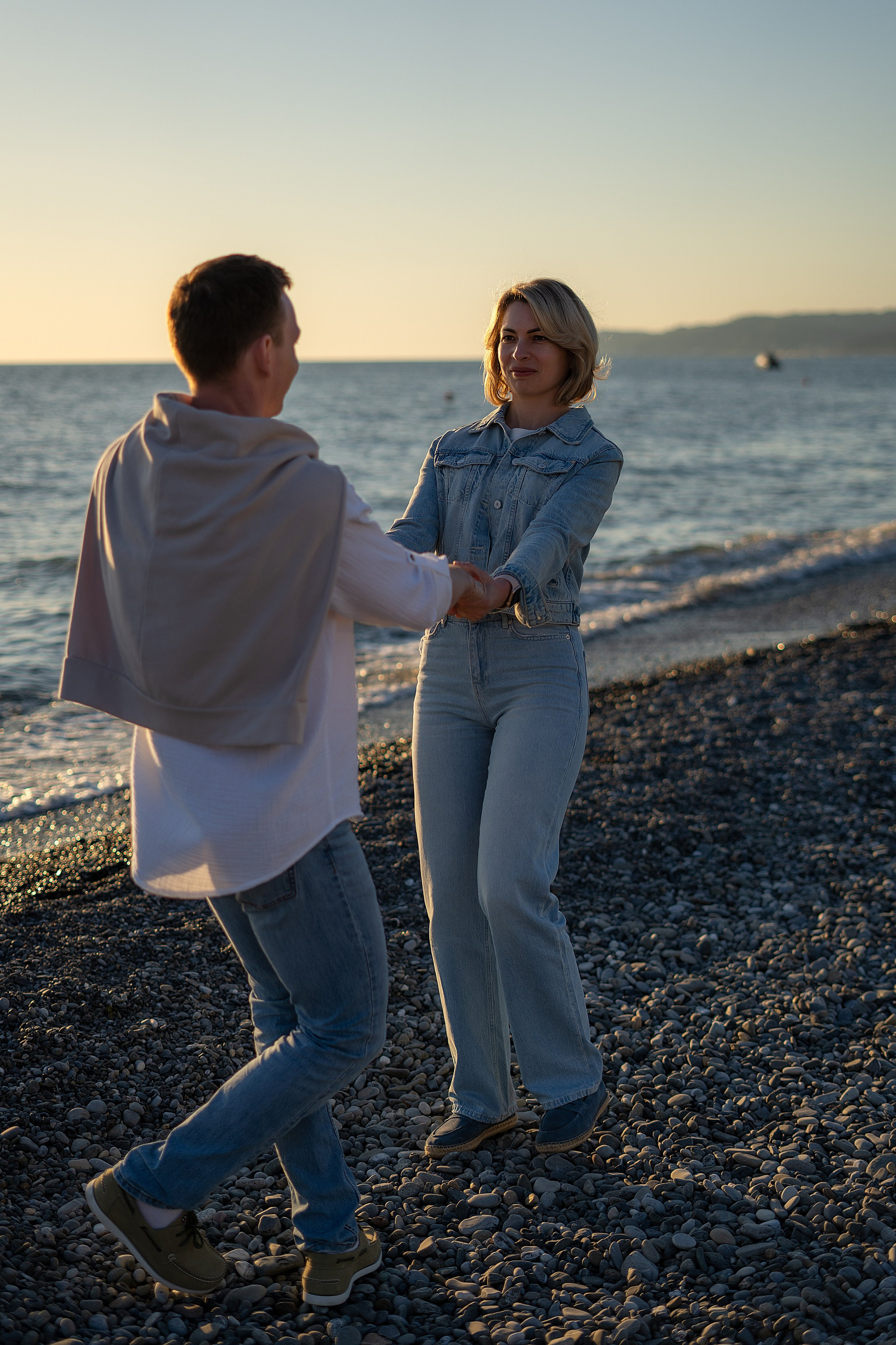 Семейная фотосессия на берегу моря. Профессиональный Фотограф в Сочи Марина Ситкина