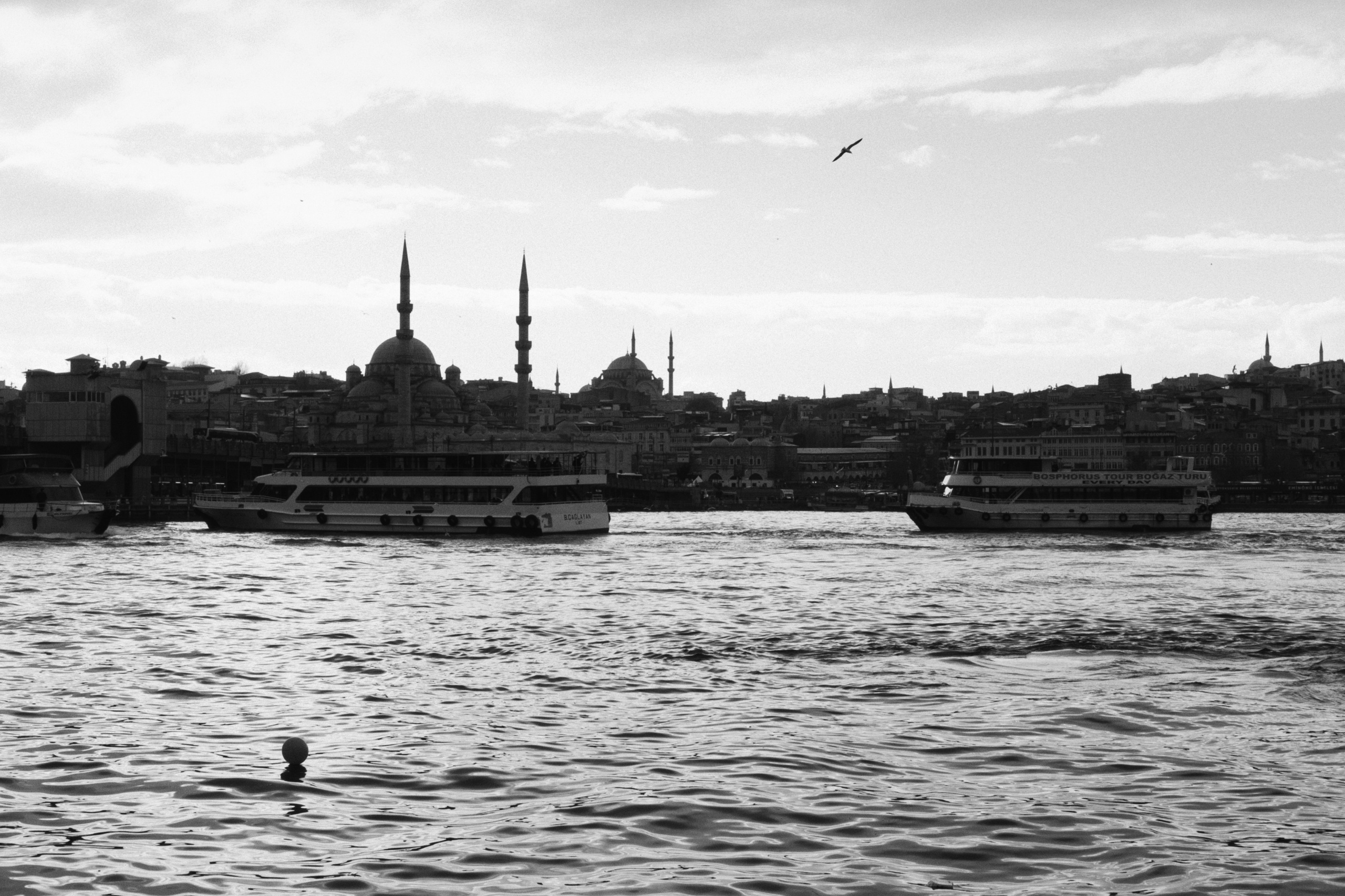 Beyoğlu x Karakoy, Istanbul / Türkey AW26. Фотограф Юрин Евгений