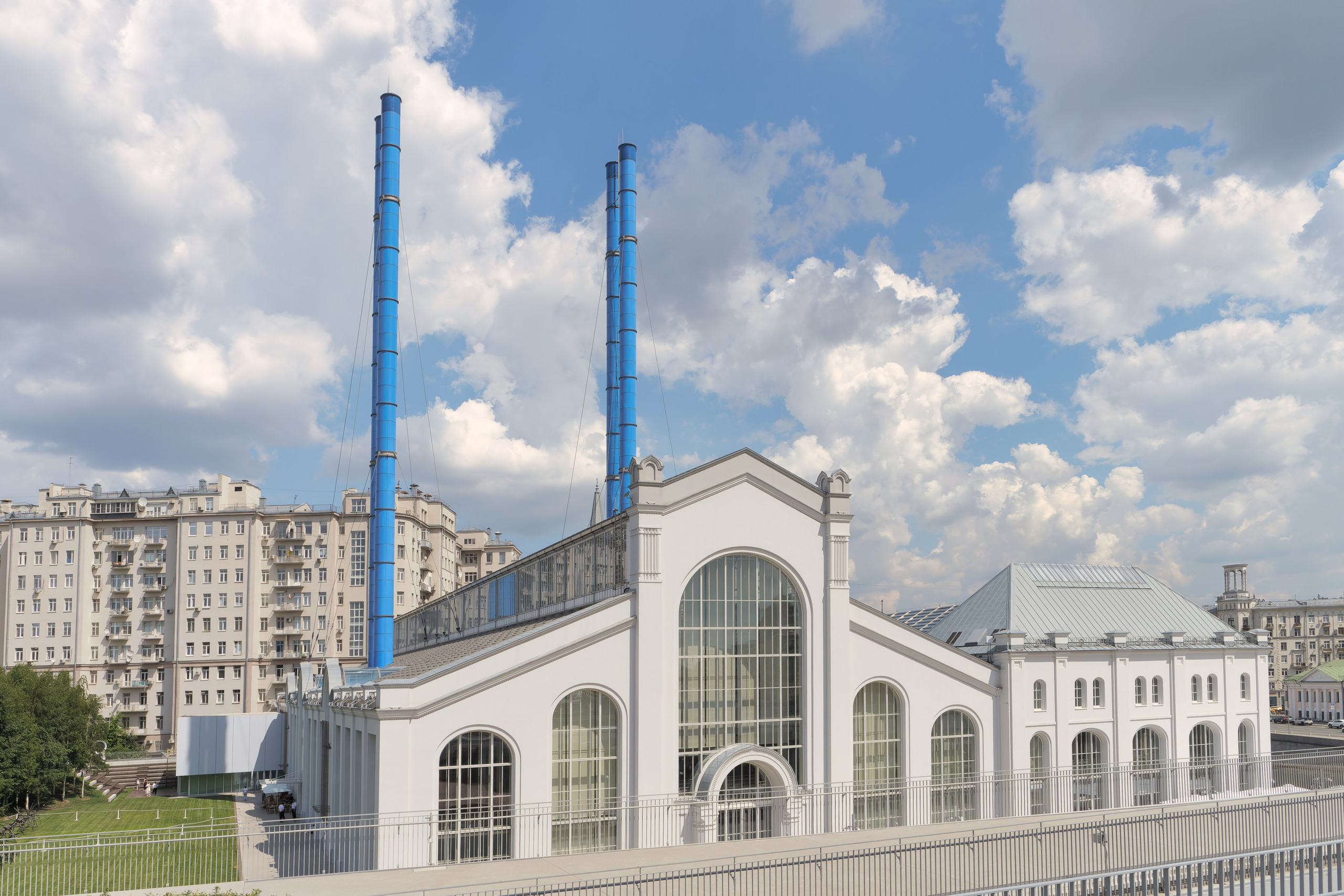 Картинки с острова между Берсеневской и Якиманской набережными Москвы-реки. Фотограф Никифоров-Гордеев Сергей. Москва и МО