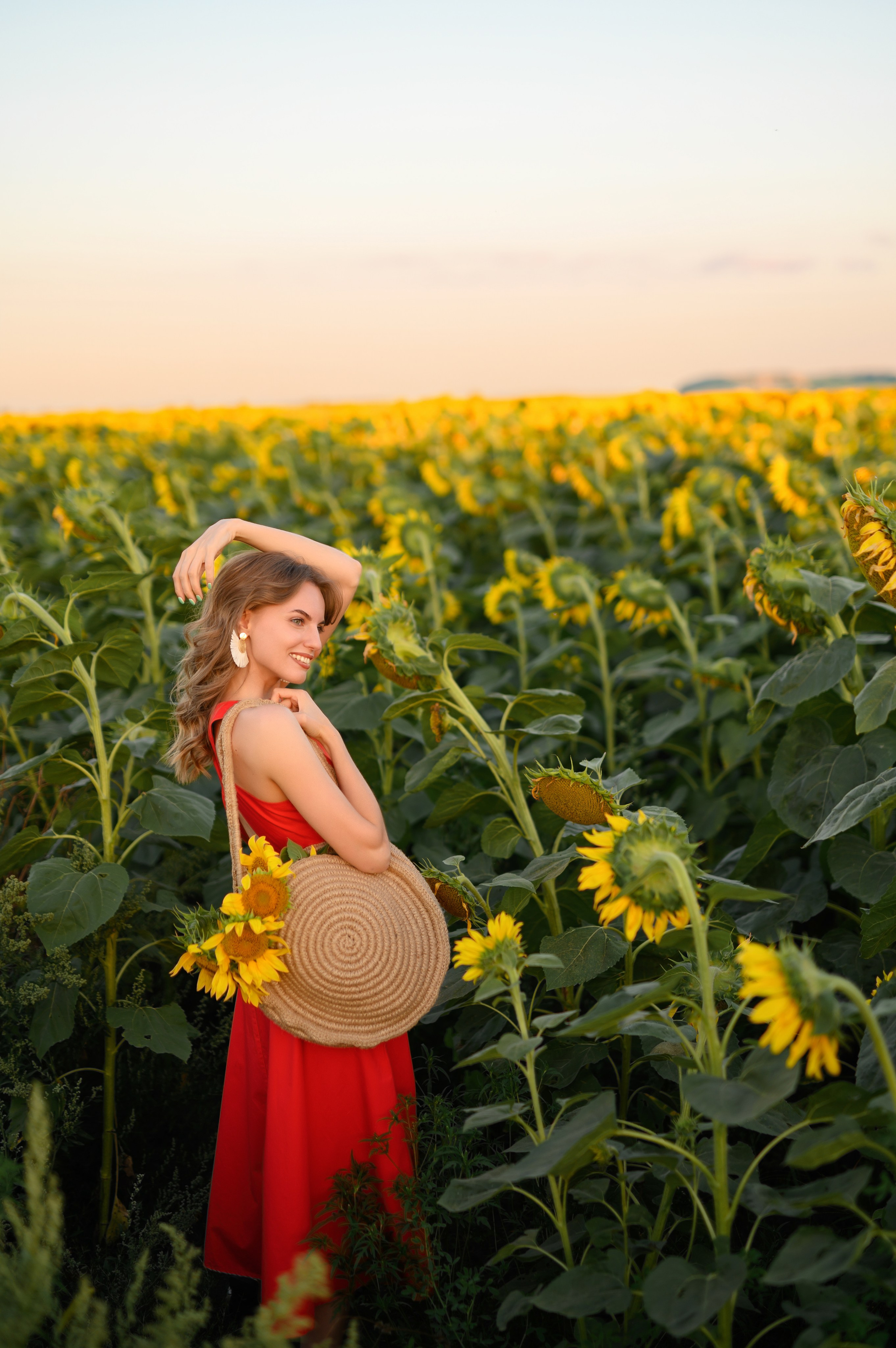 Анна | съемка в подсолнухах. Фотограф в Краснодаре Скубицкая Альбина