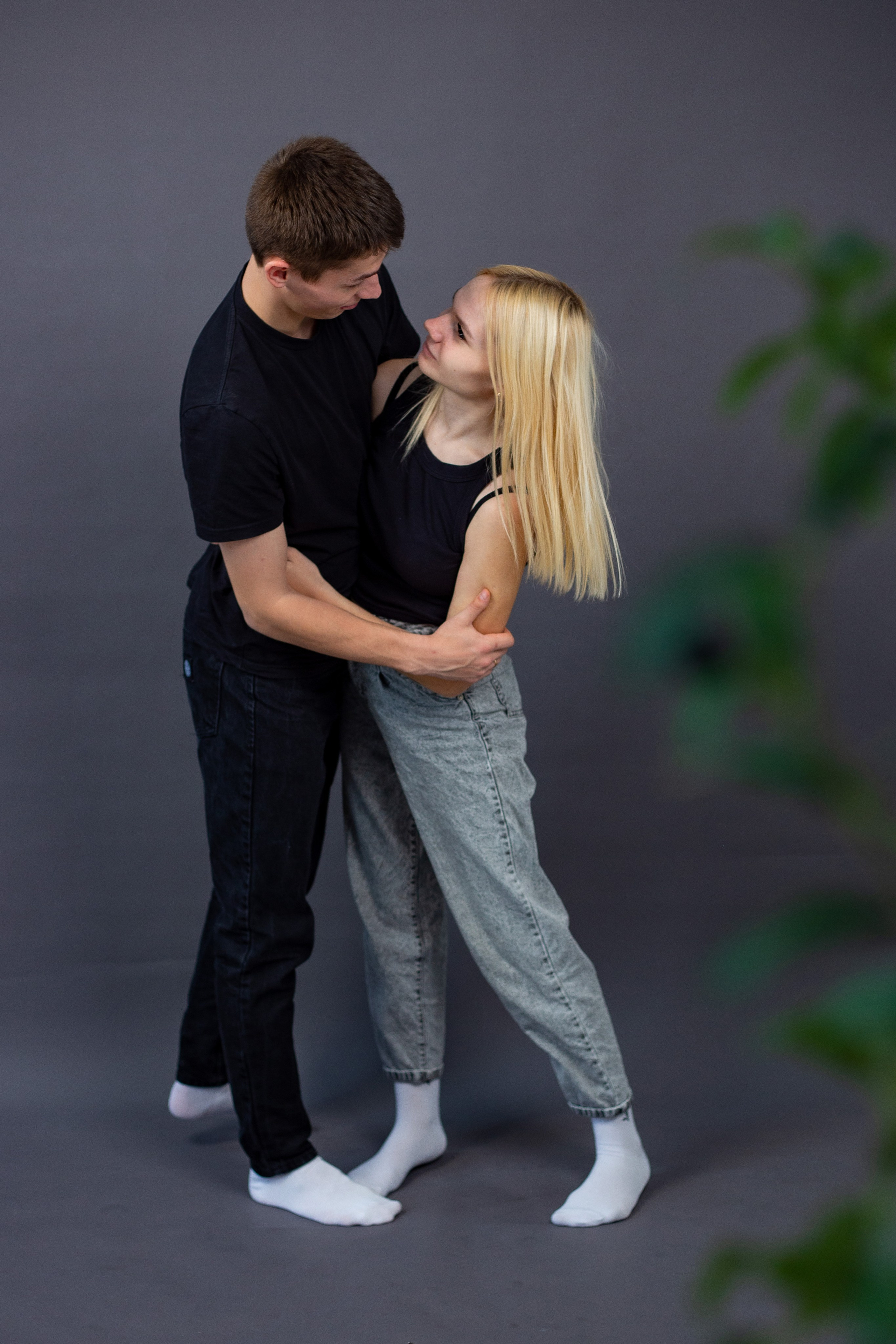 Love story. Фотограф Краснодара, фотограф в парке Галецкого.репортажный фотограф. детский фотограф, свадебный фотограф. профессиональный фотограф