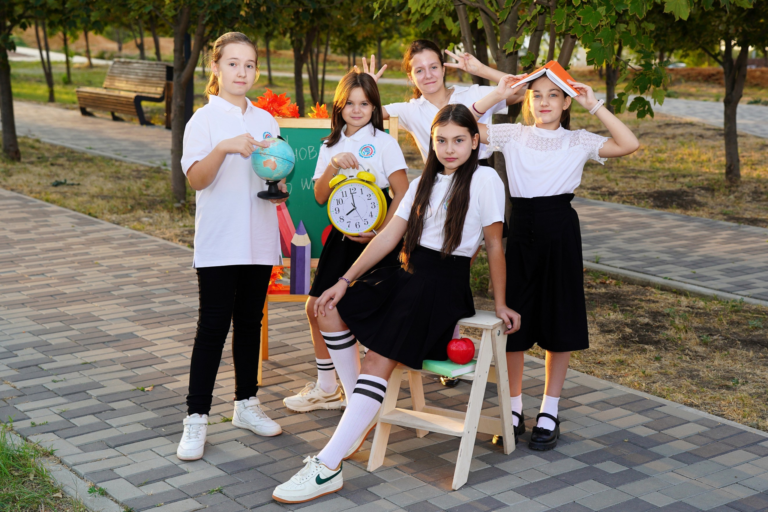 Фотосессия на природе. MEMENTO.Выпускные альбомы, школьные, юбилейные и другие книги. Ростов-на-Дону