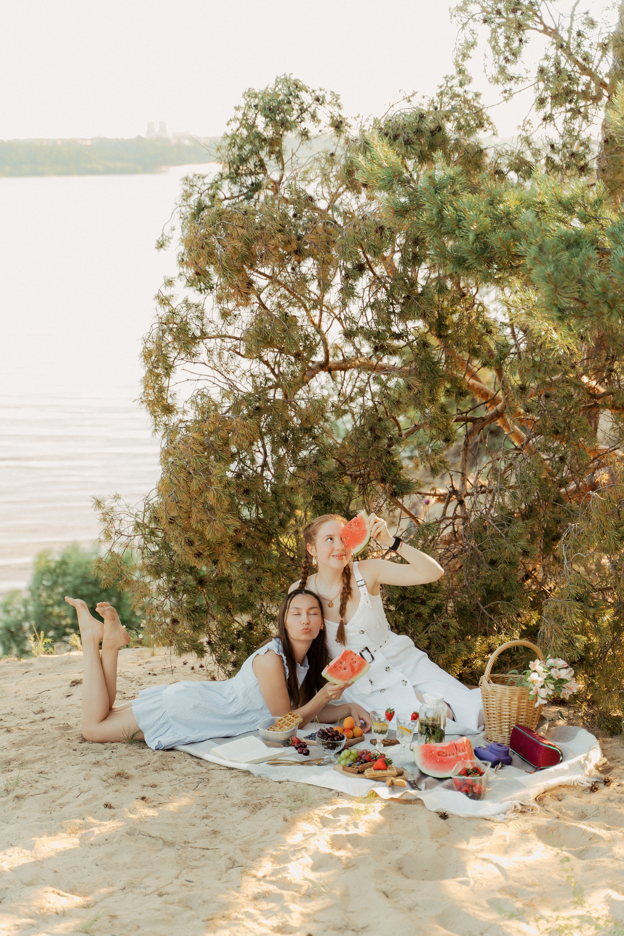 Пикник на обрыве. Фотограф Никита Анкудинов. Москва — Чебоксары — Казань