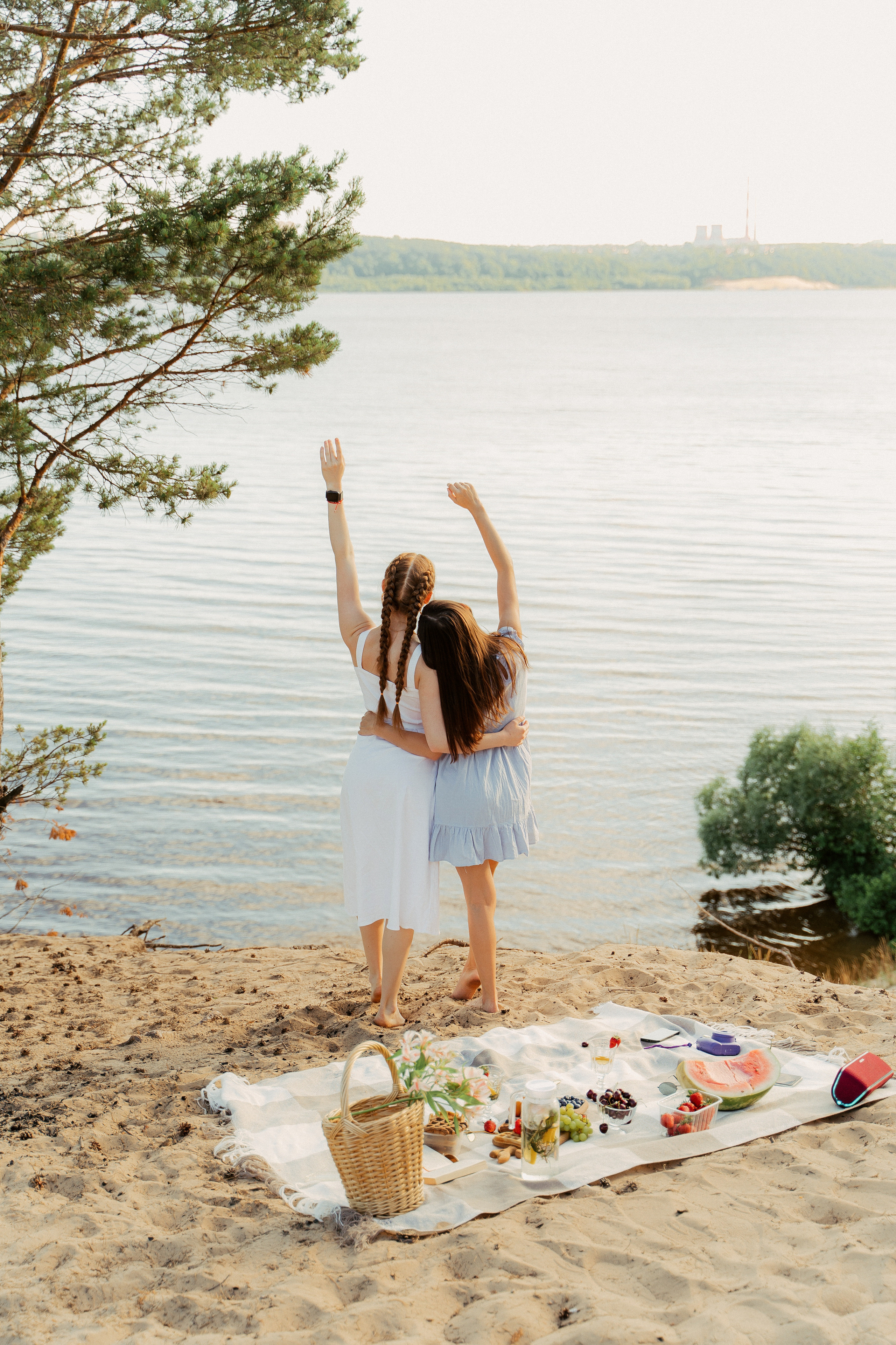 Пикник на обрыве. Фотограф Никита Анкудинов. Москва — Чебоксары — Казань