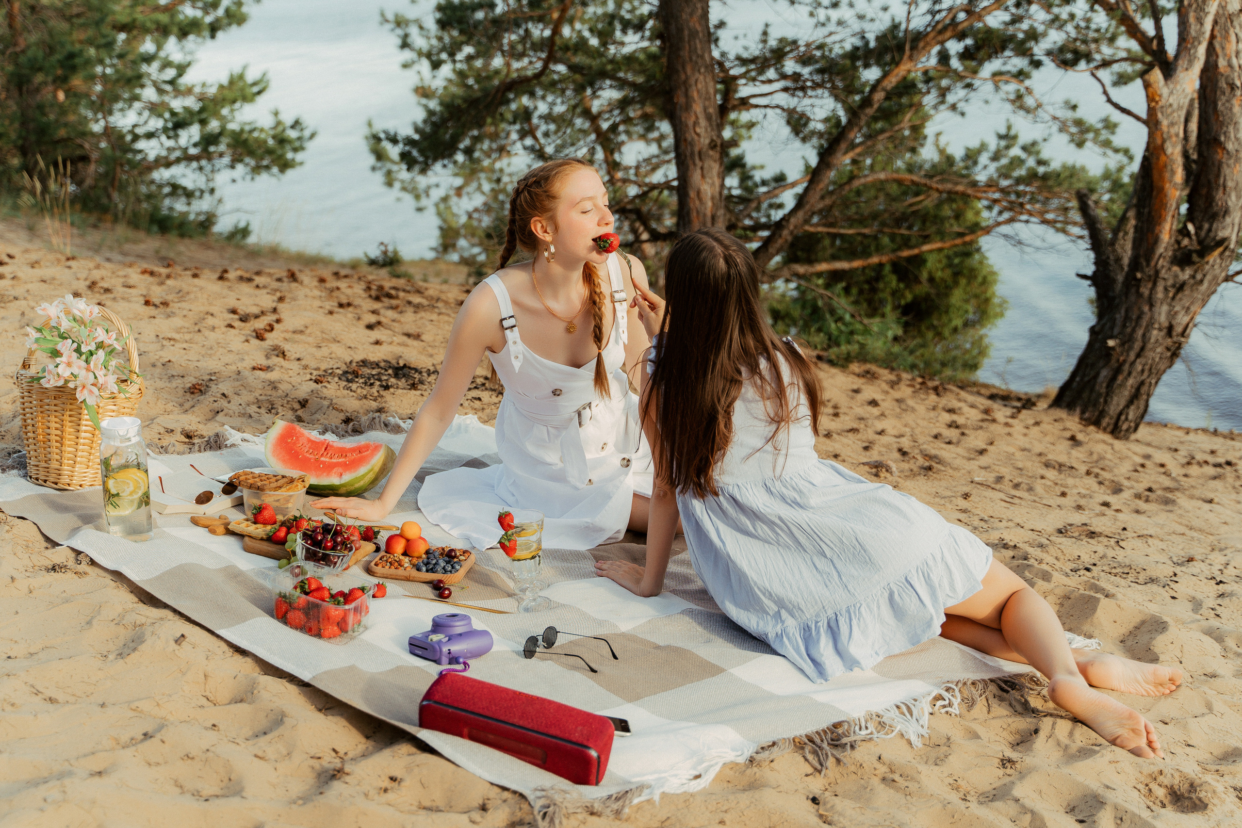 Пикник на обрыве. Фотограф Никита Анкудинов. Москва — Чебоксары — Казань